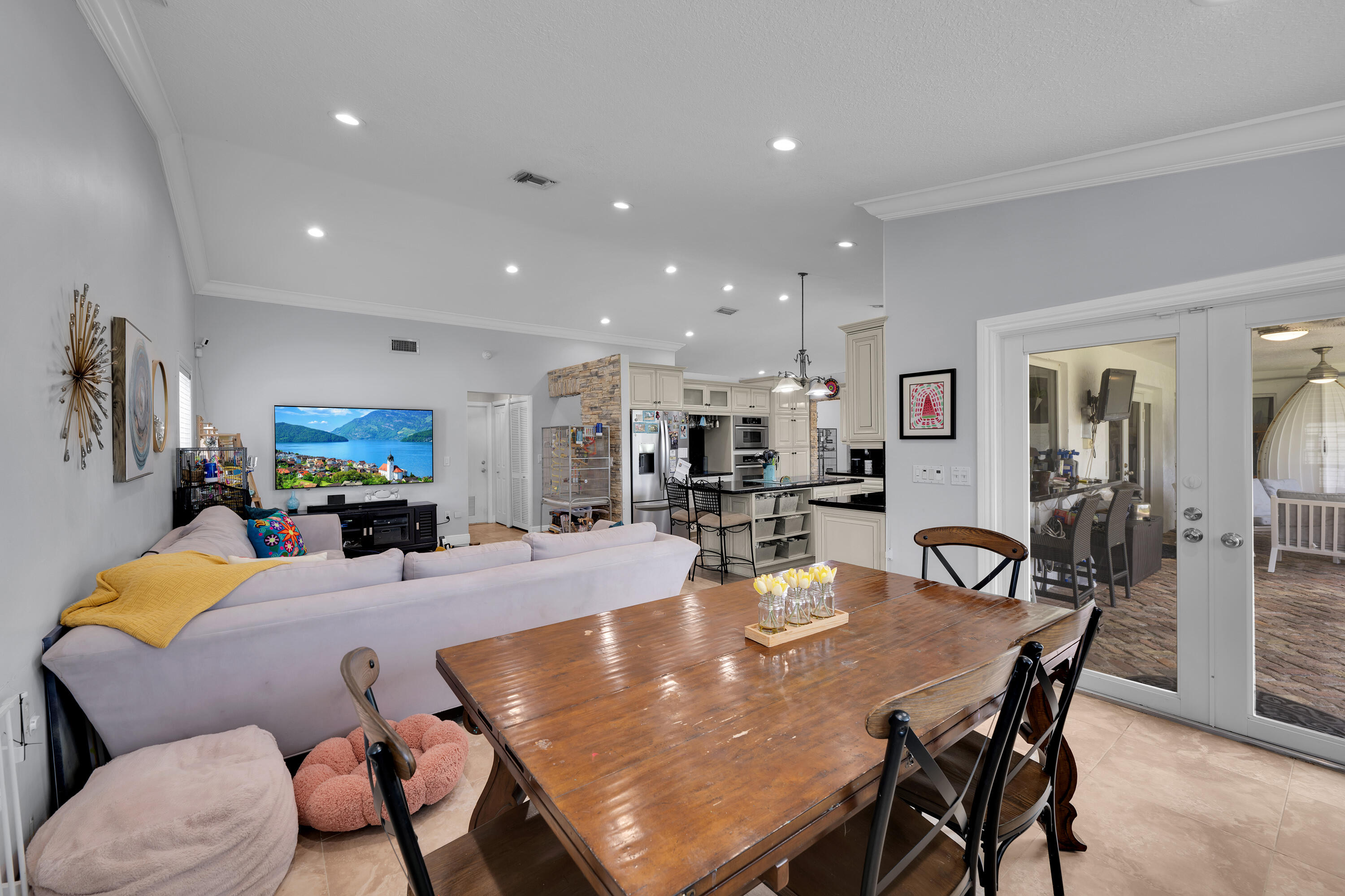 HAWKES BLUFF - Residential