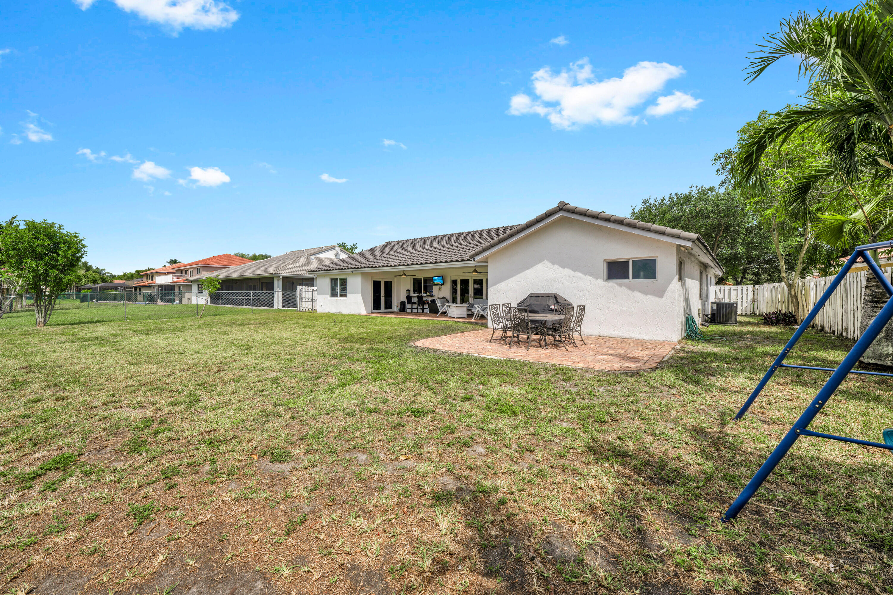 HAWKES BLUFF - Residential