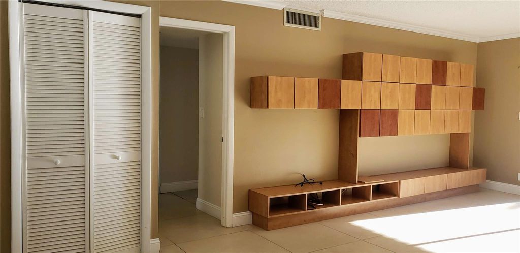 Photo of 331 Lakeview Drive #206, Weston, FL 33326 (MLS # B26020966)