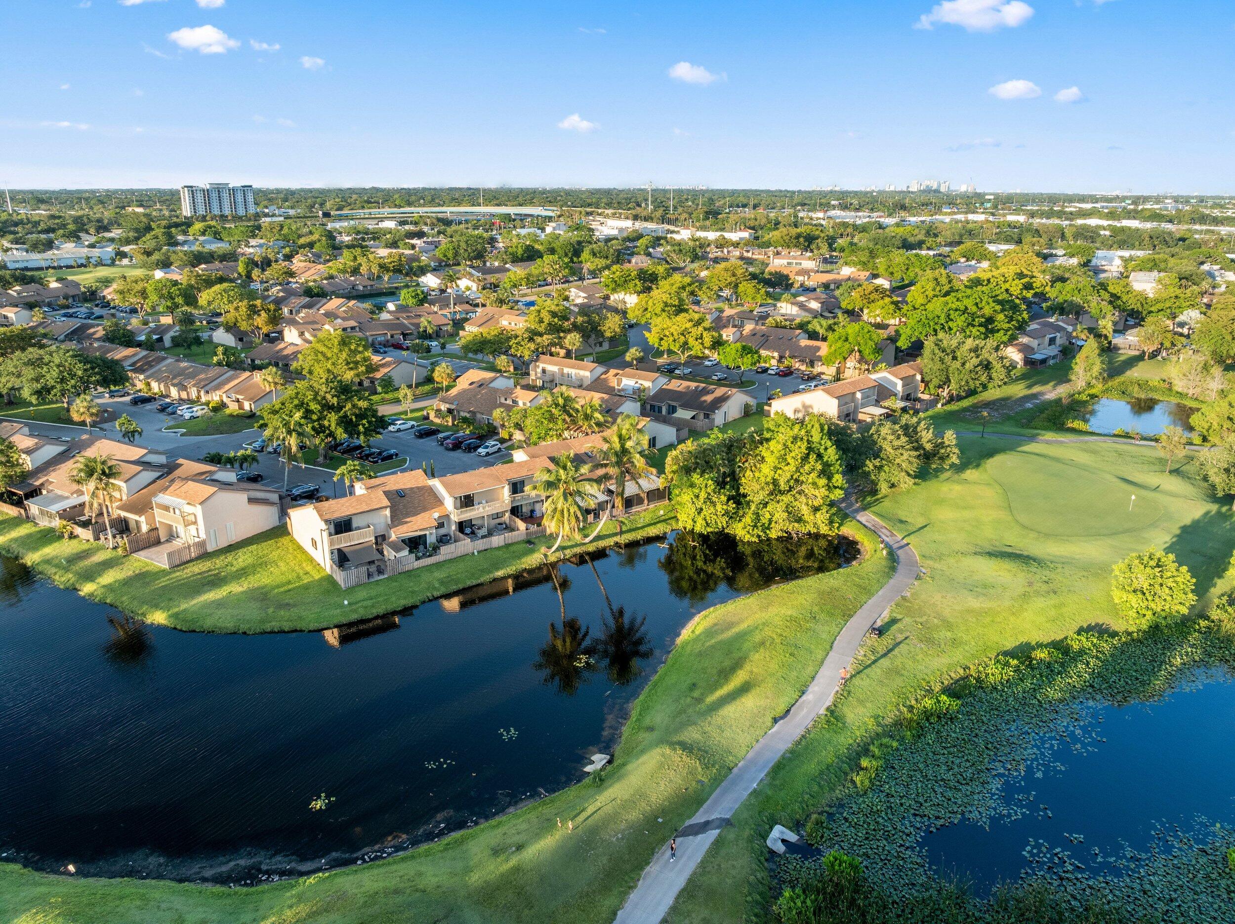 ARROWHEAD GOLF AND TENNIS CLUB - Residential