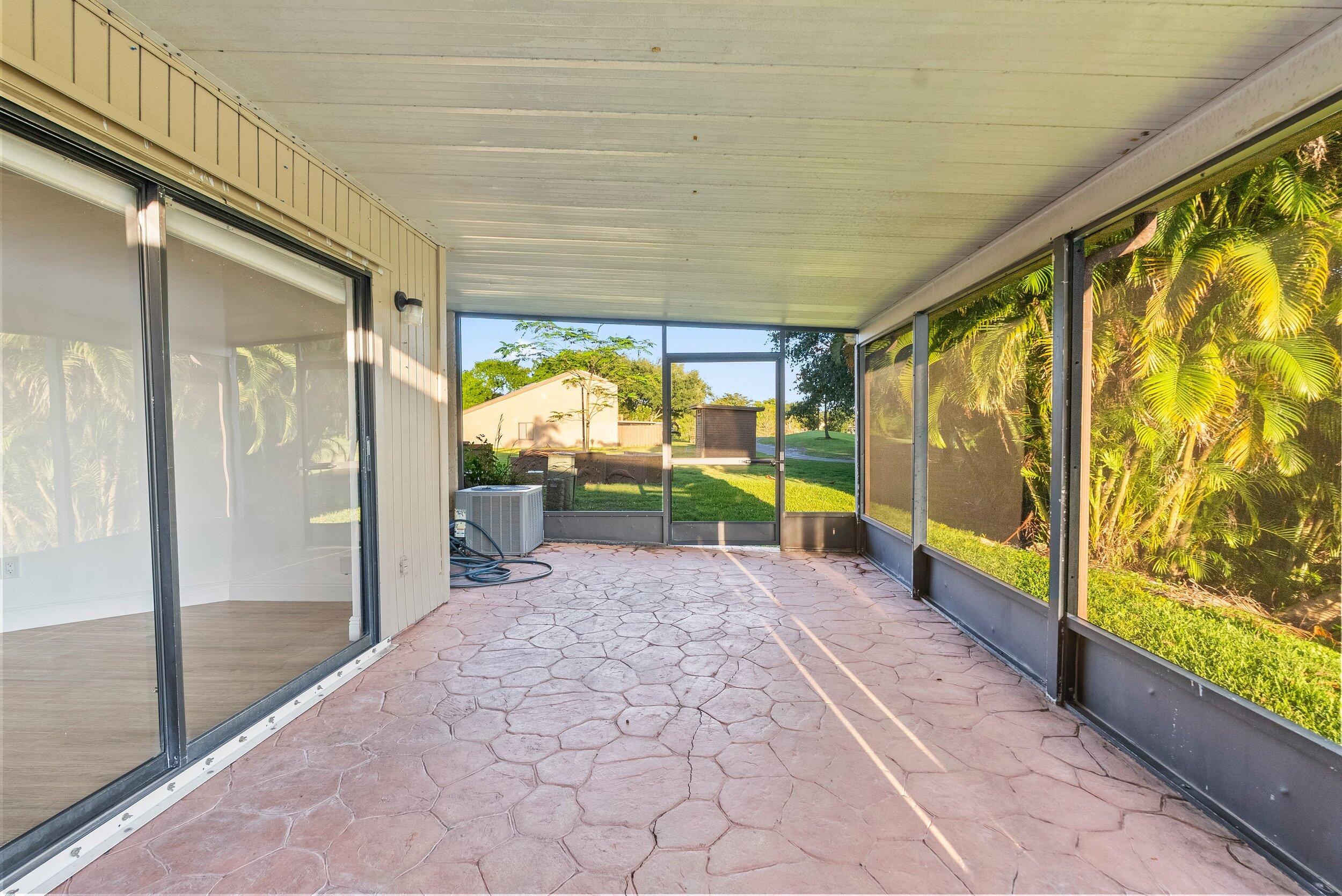 ARROWHEAD GOLF AND TENNIS CLUB - Residential