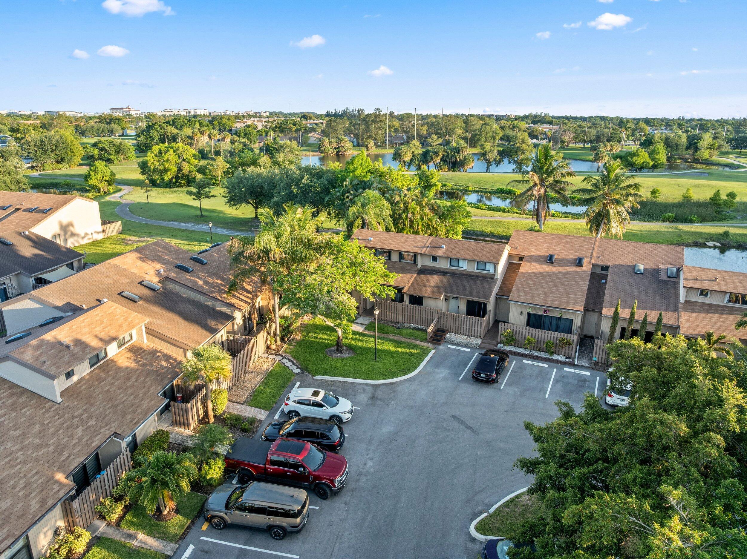 ARROWHEAD GOLF AND TENNIS CLUB - Residential