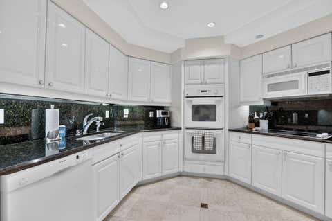 Tiny photo for 20290 Fairway Oaks Drive #222, Boca Raton, FL 33434 (MLS # B26061409)