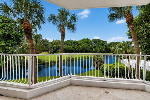 Tiny photo for 20290 Fairway Oaks Drive #222, Boca Raton, FL 33434 (MLS # B26061409)