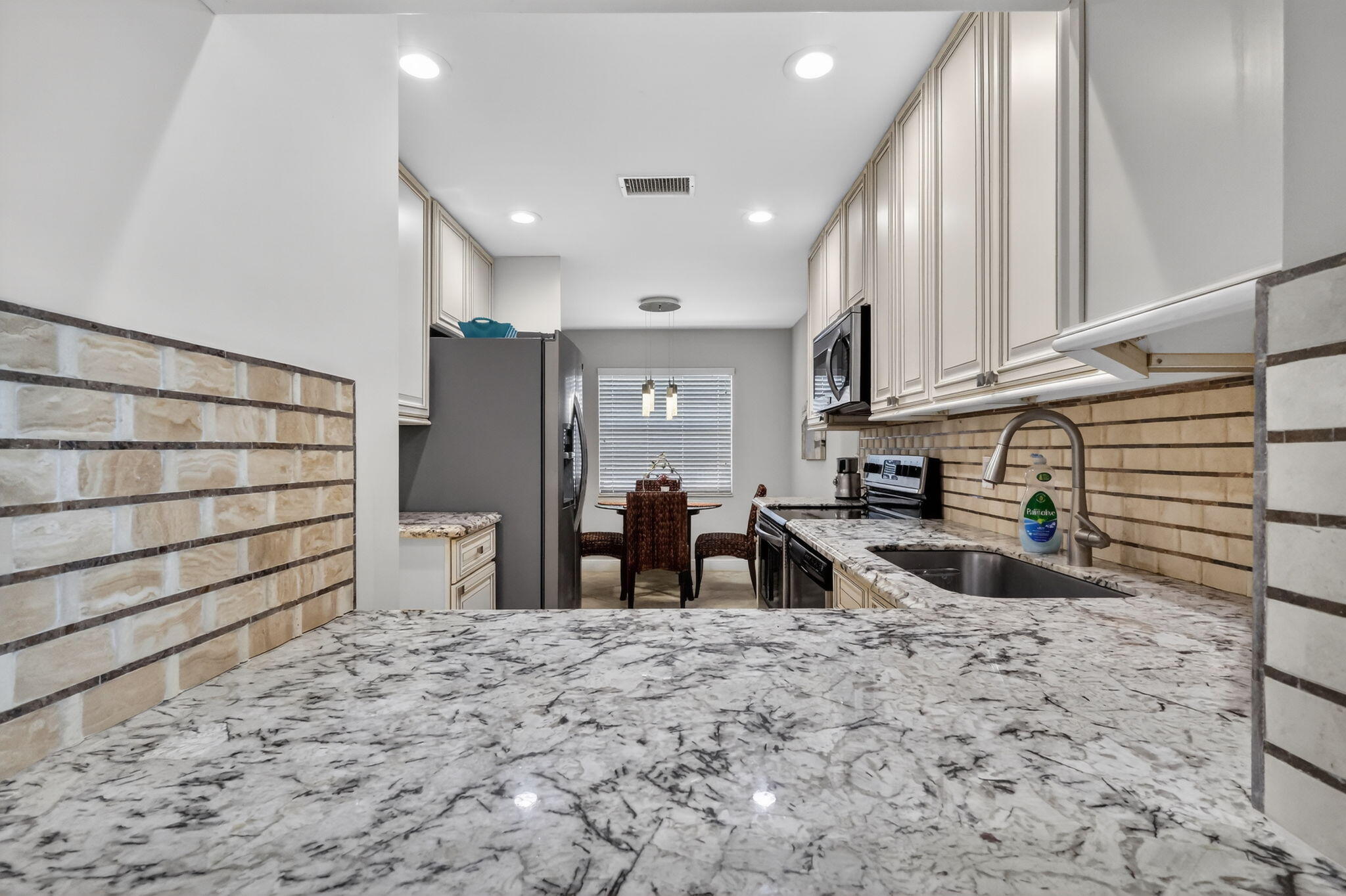 STRATFORD AT HUNTERS RUN CONDO - Residential