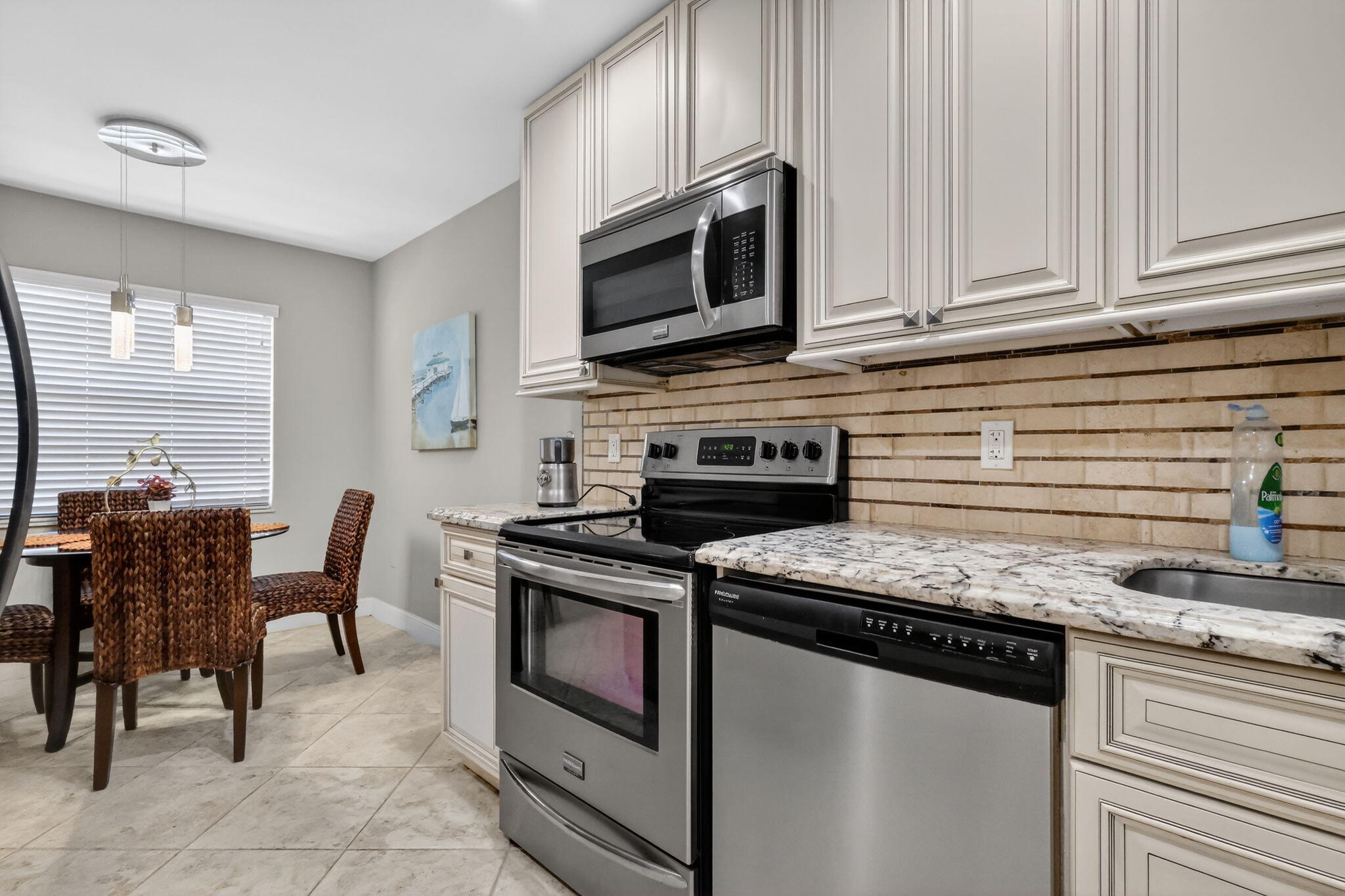 STRATFORD AT HUNTERS RUN CONDO - Residential