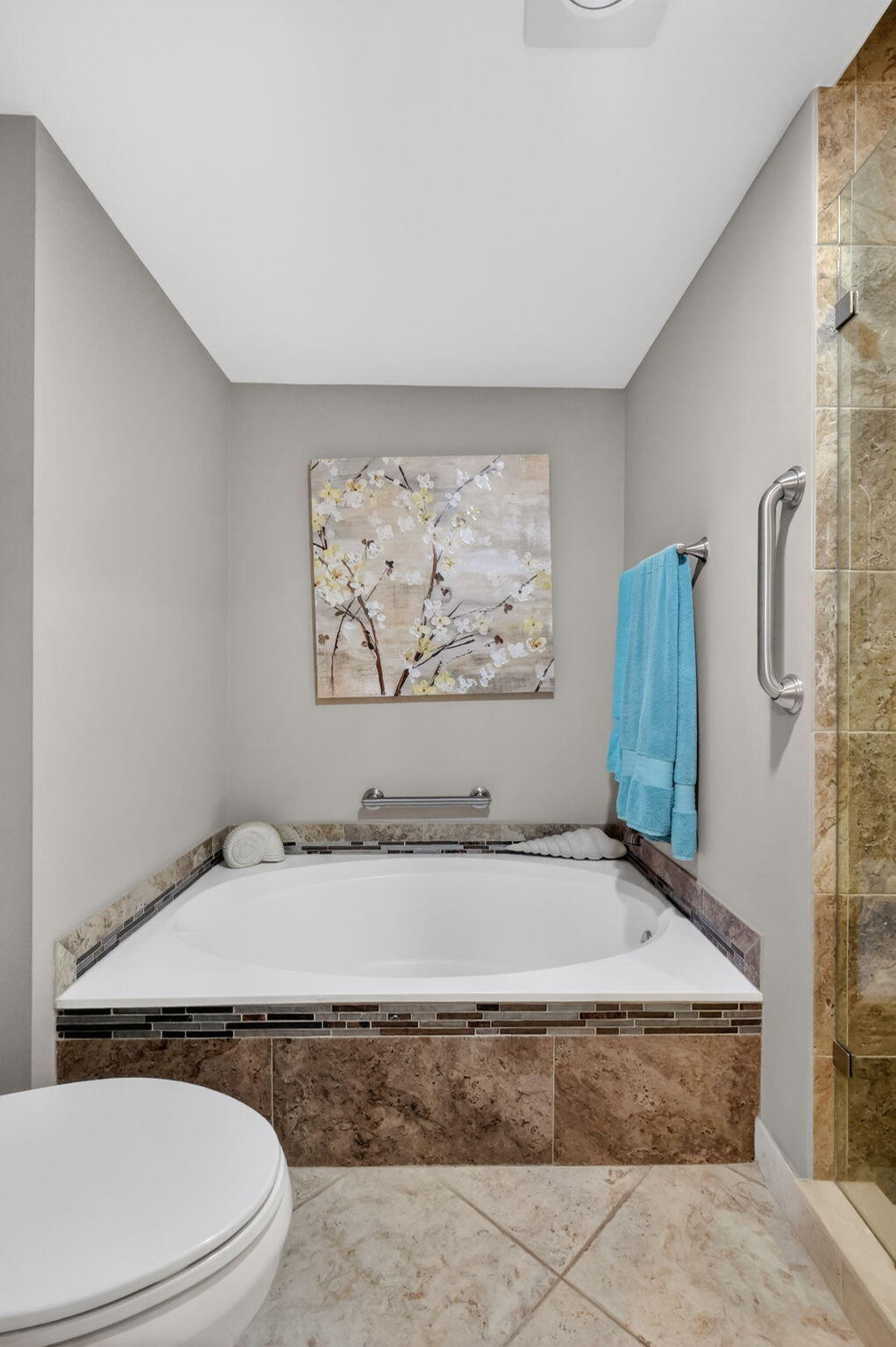 STRATFORD AT HUNTERS RUN CONDO - Residential