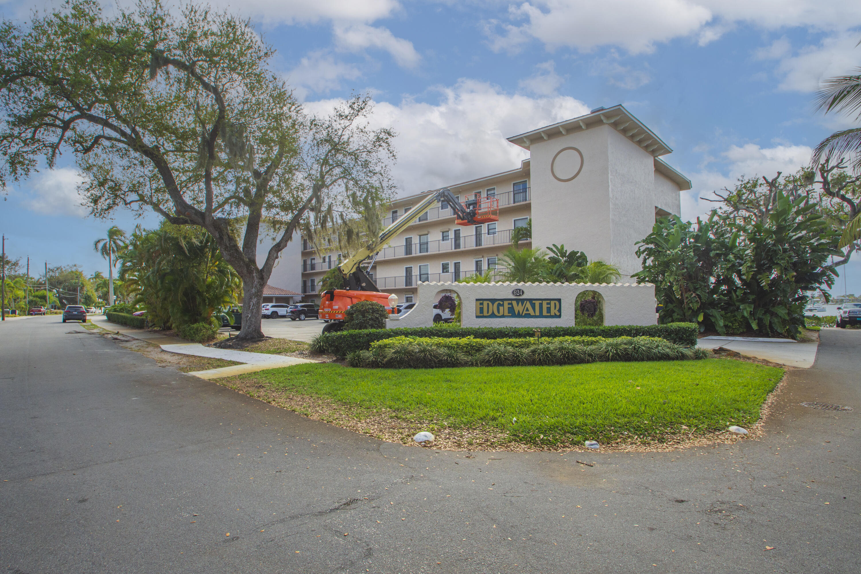 Edgewater Villas - Residential