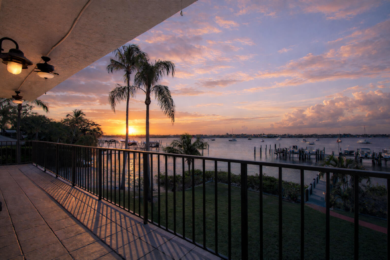 Edgewater Villas - Residential