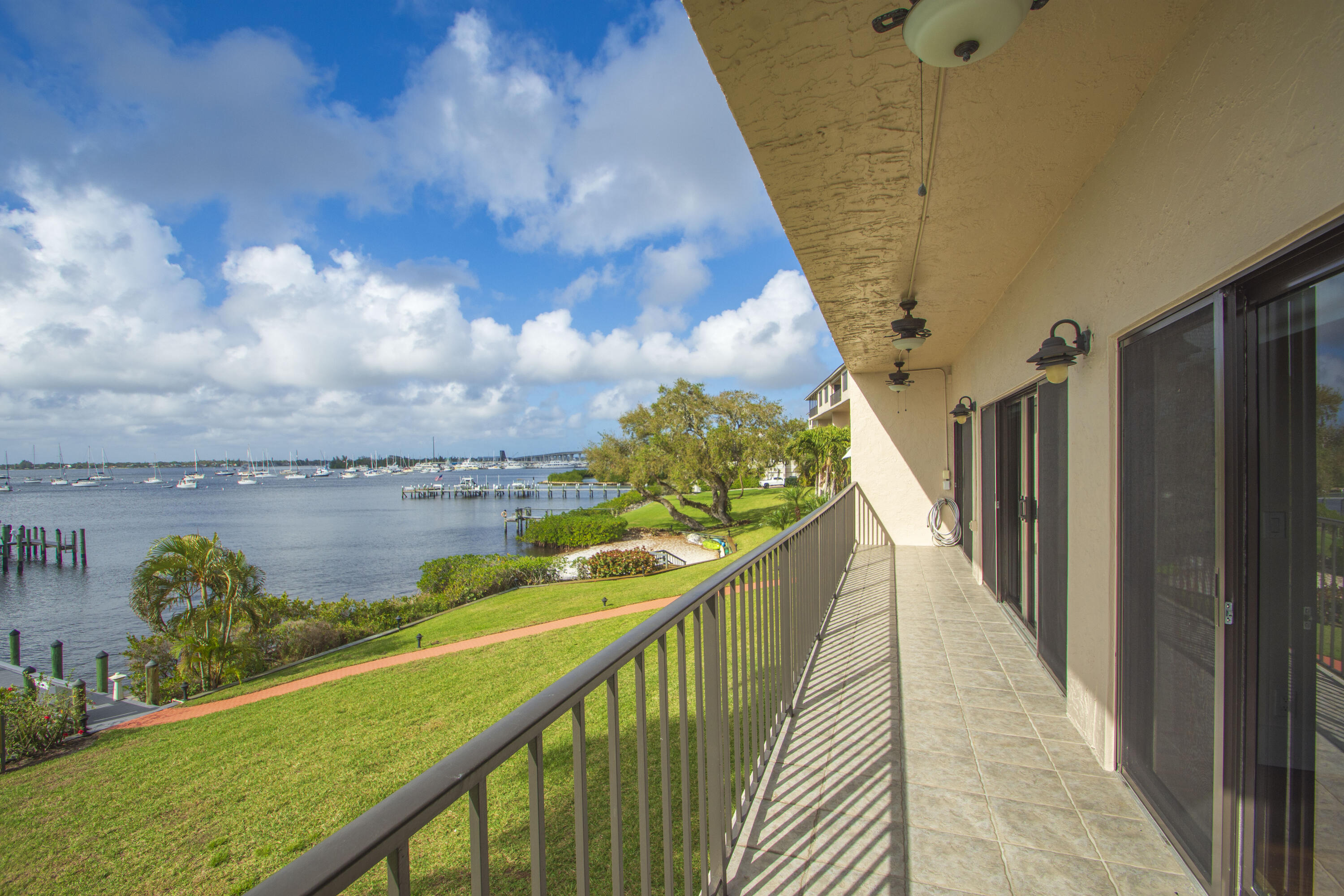 Edgewater Villas - Residential