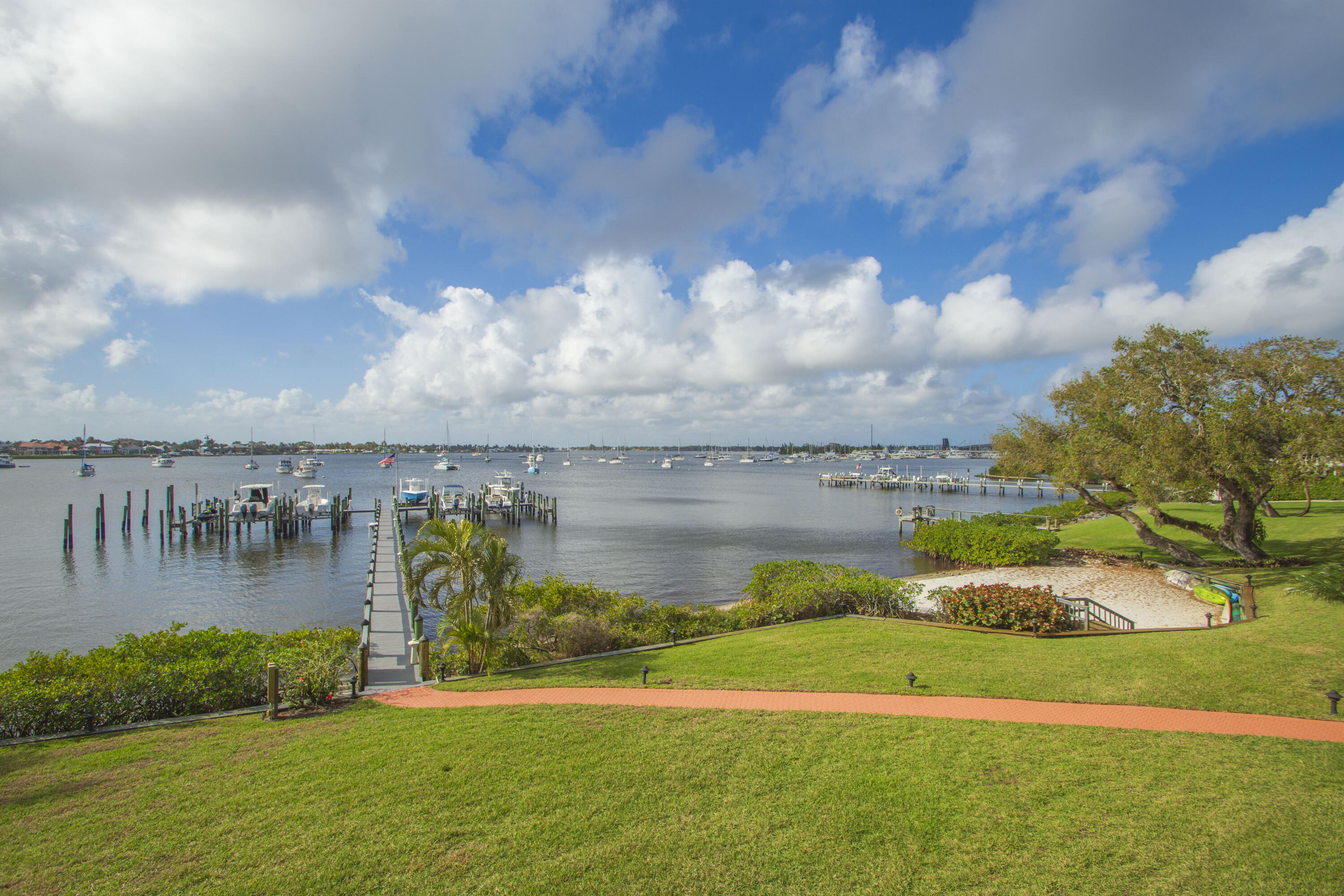 Edgewater Villas - Residential