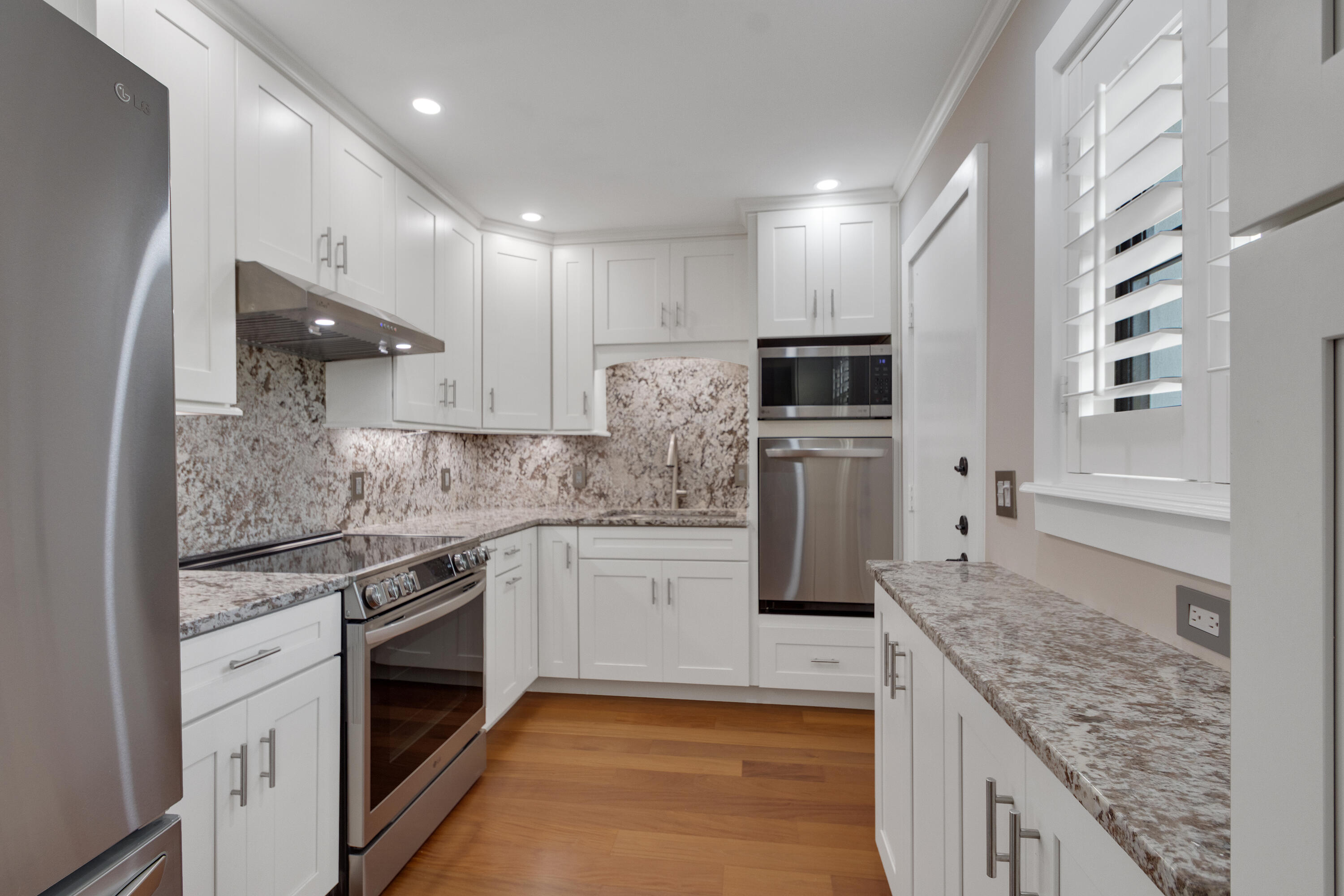 Edgewater Villas - Residential