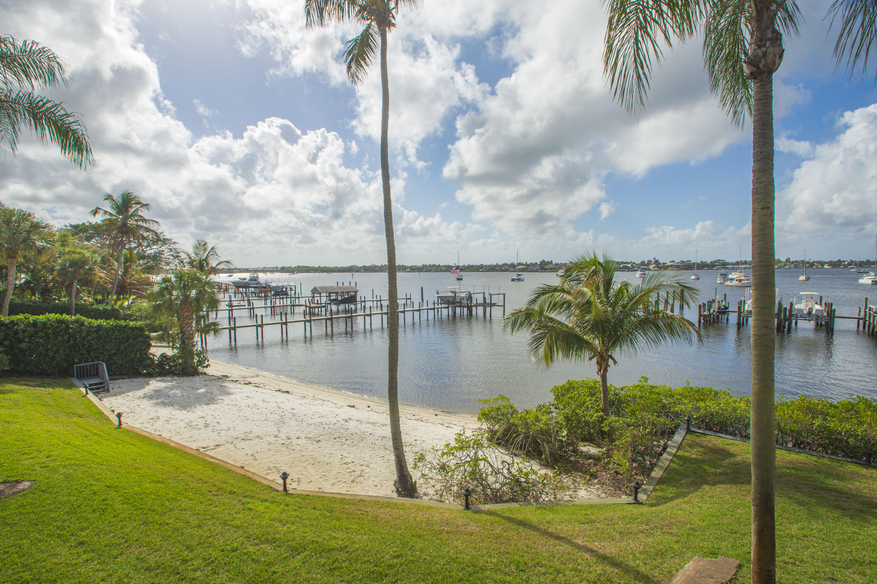 Edgewater Villas - Residential