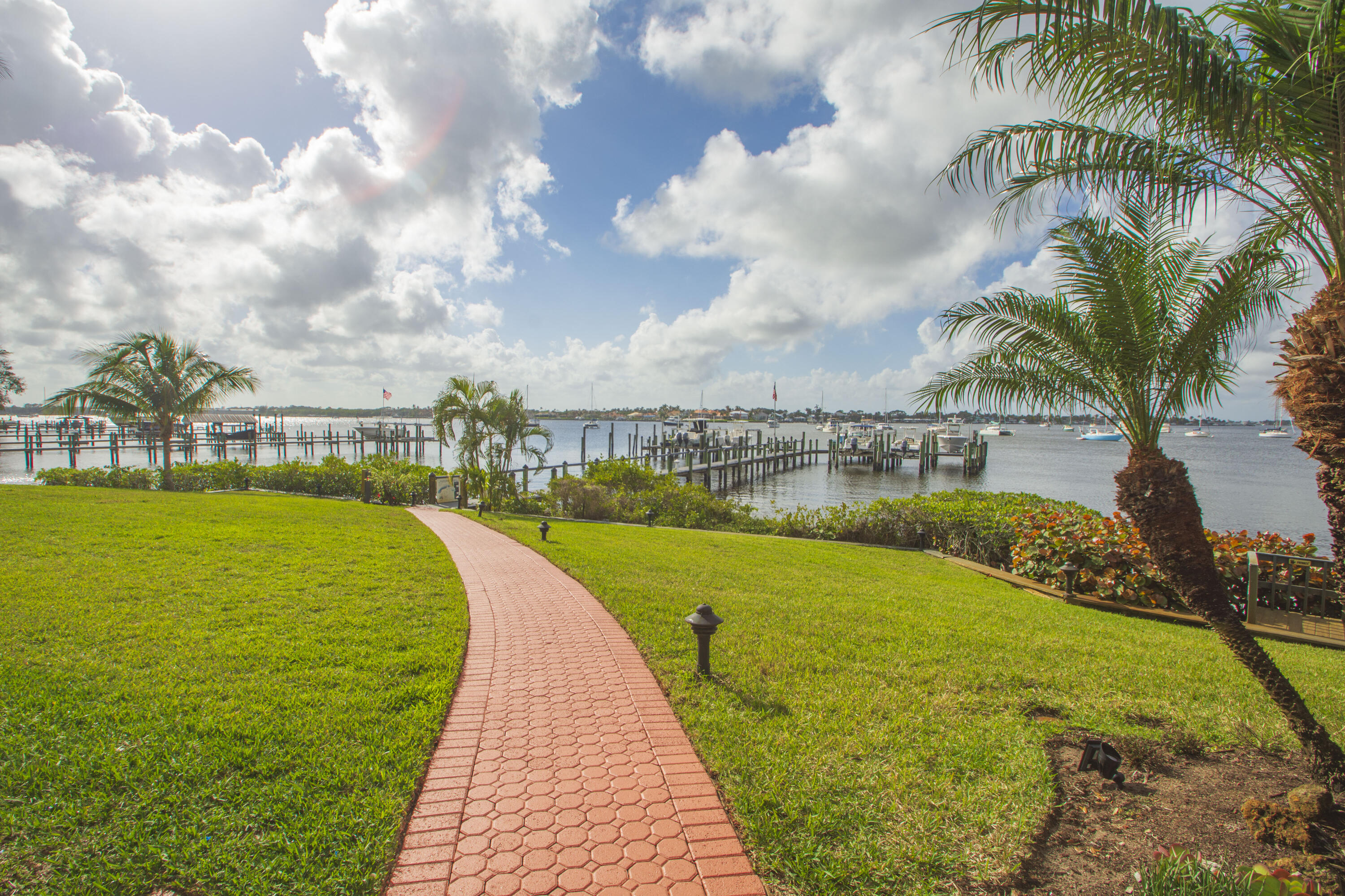 Edgewater Villas - Residential