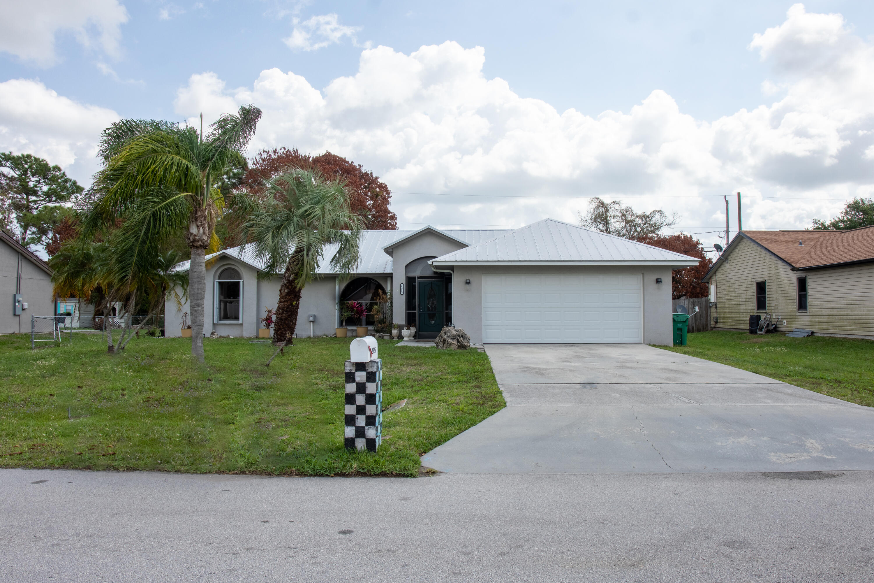 PORT ST LUCIE SECTIO - Residential Lease