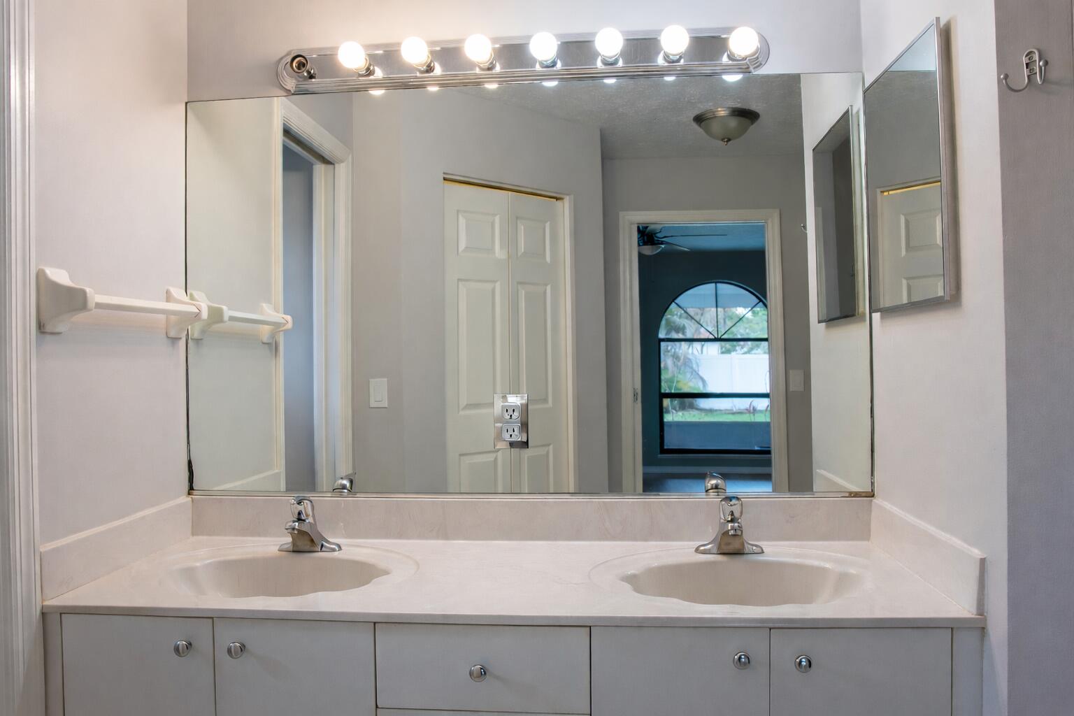 PORT ST LUCIE SECTIO - Residential Lease