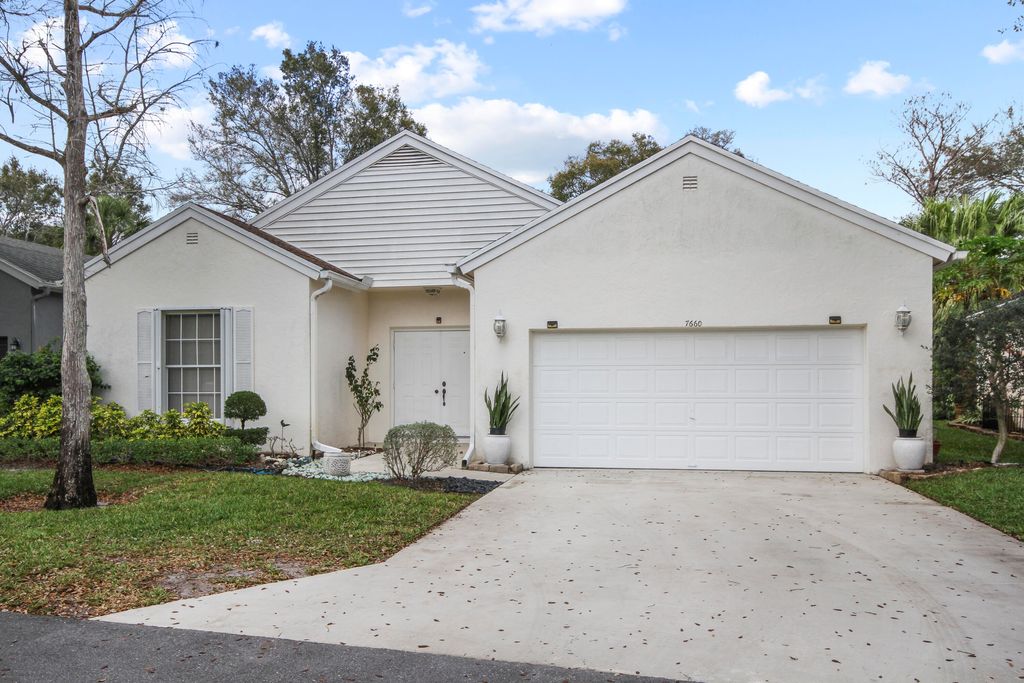 Photo of 7660 Kings Ride Rd, Boynton Beach, FL 33436 (MLS # R11169148)