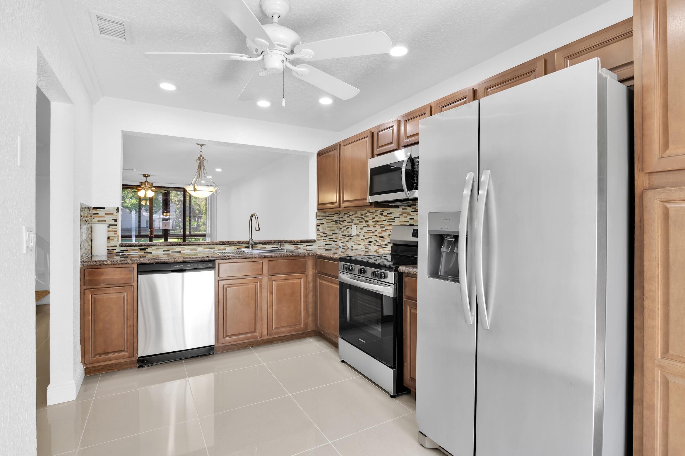 BAYWOOD VILLAGE II-B CONDO - Residential Lease