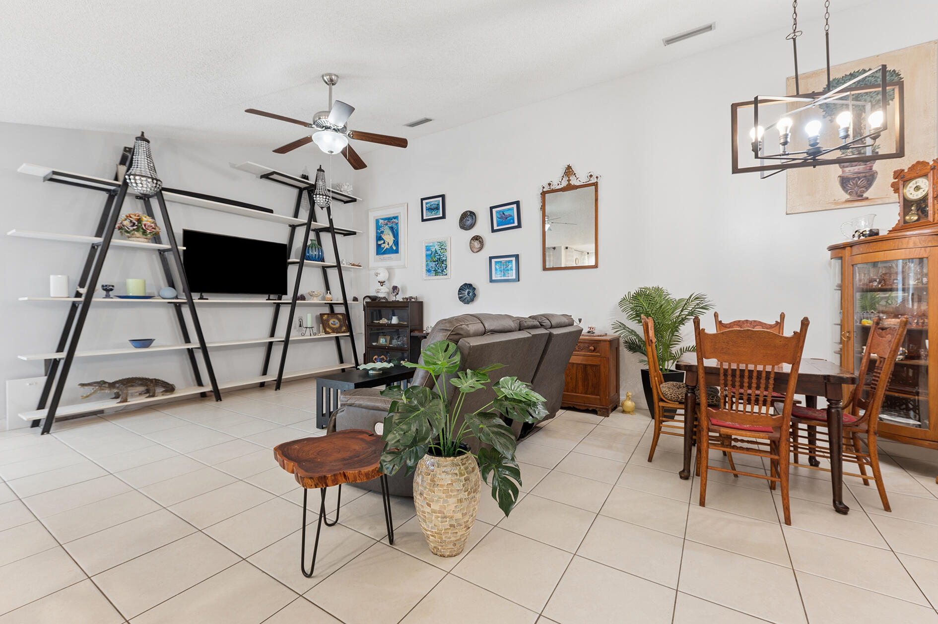 LAKE CATHERINE - Residential