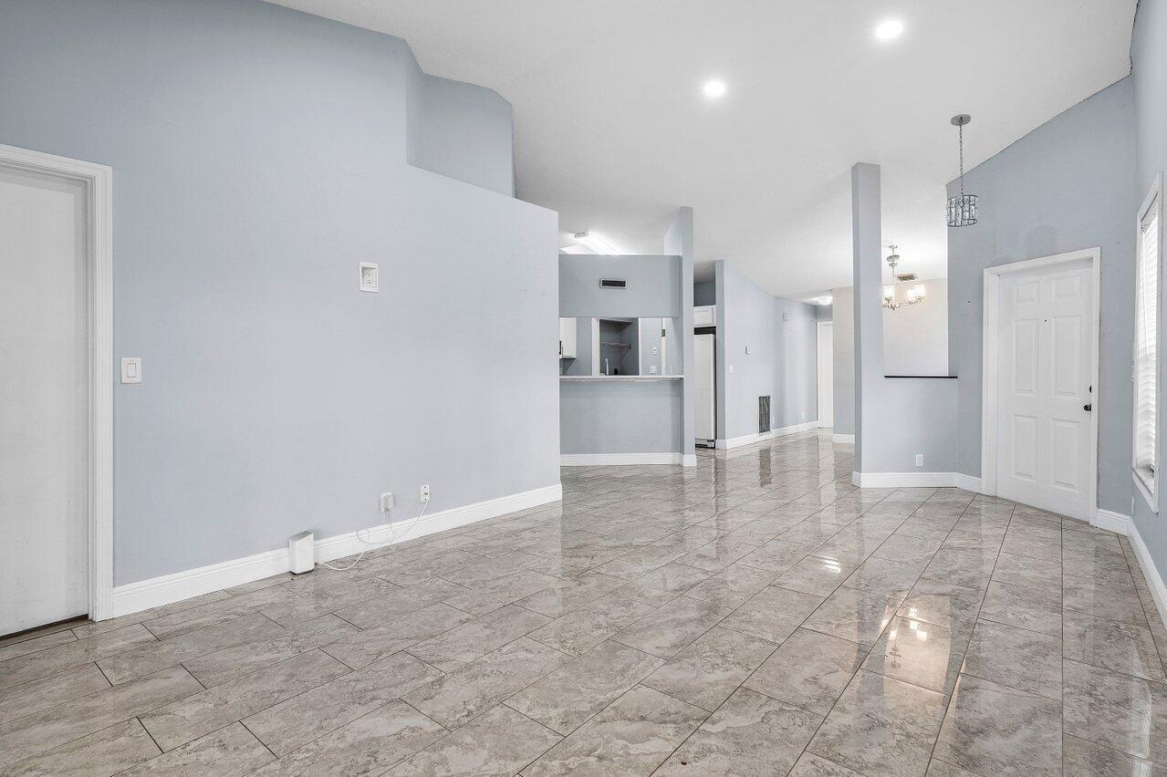 BOYNTON LAKES 5 - Residential