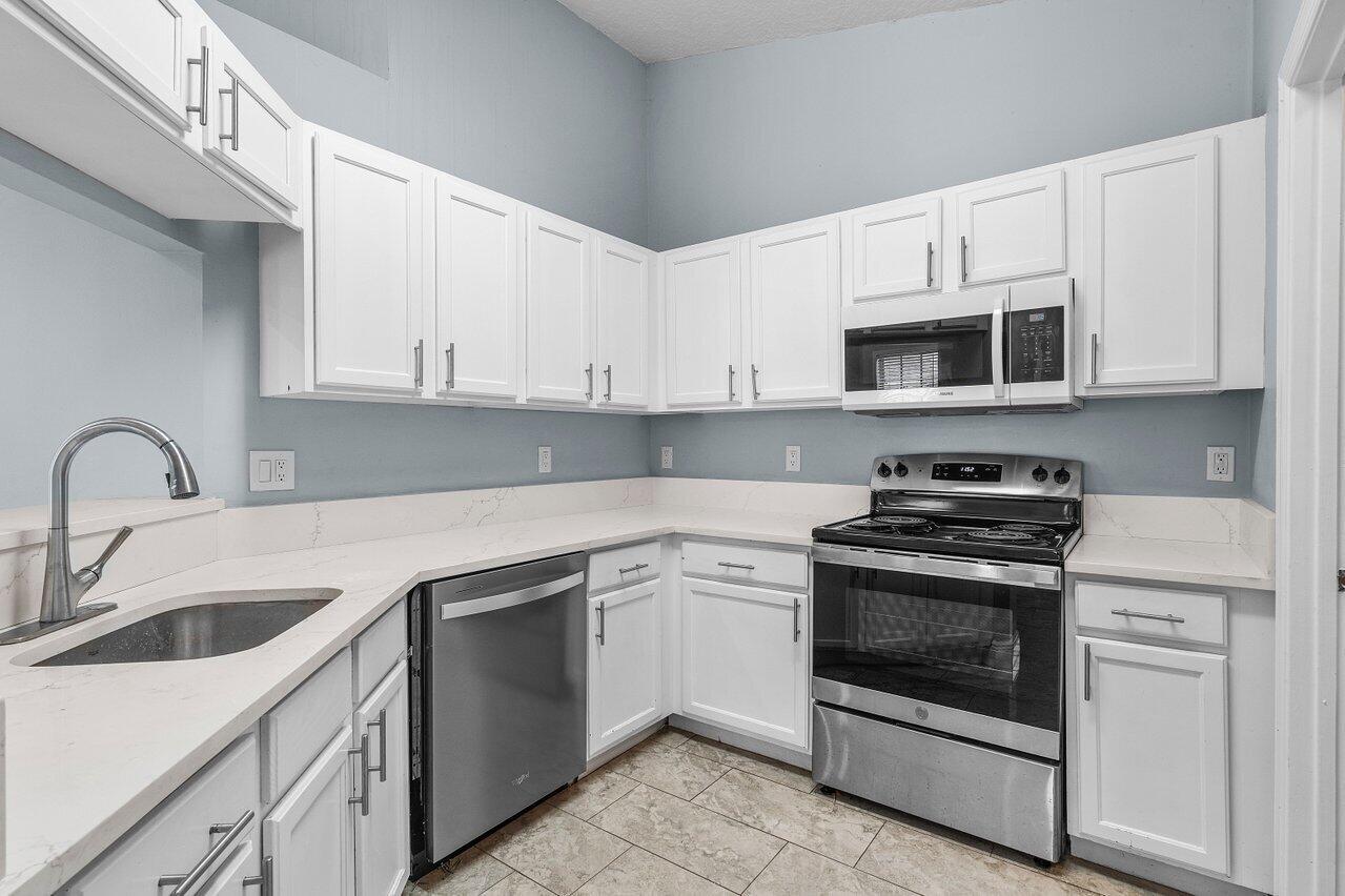 BOYNTON LAKES 5 - Residential