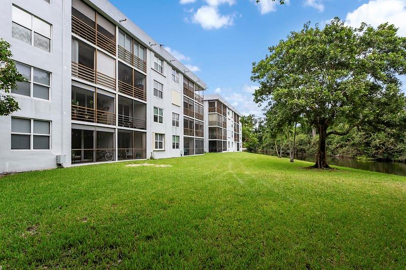 102 Royal Park Dr 3F