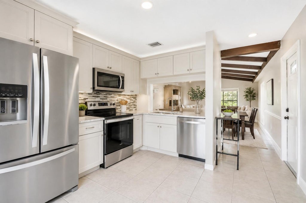 Photo of 5330 Mendoza Street, West Palm Beach, FL 33415 (MLS # B26024033)