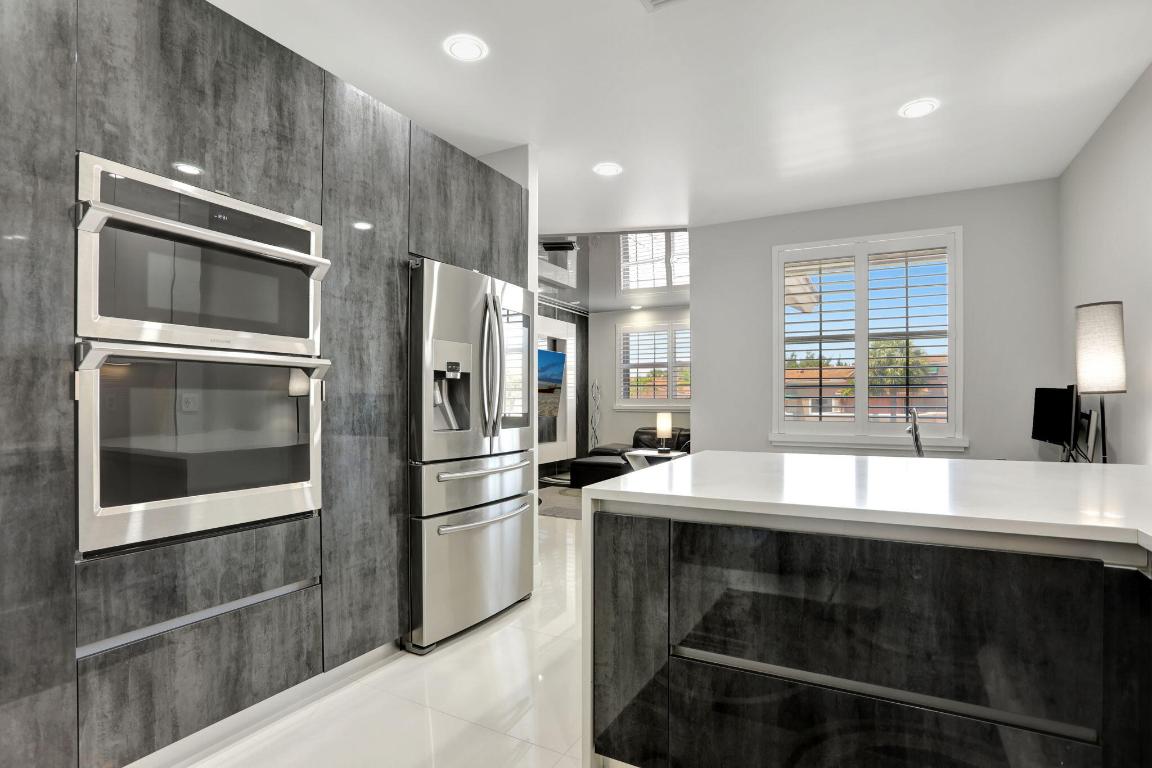 VILLA SONRISA CONDO - Residential