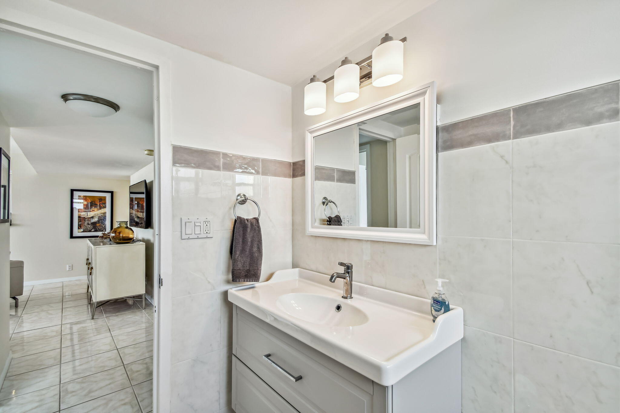 LAKE POINT TOWER CONDOMINIUM - Residential