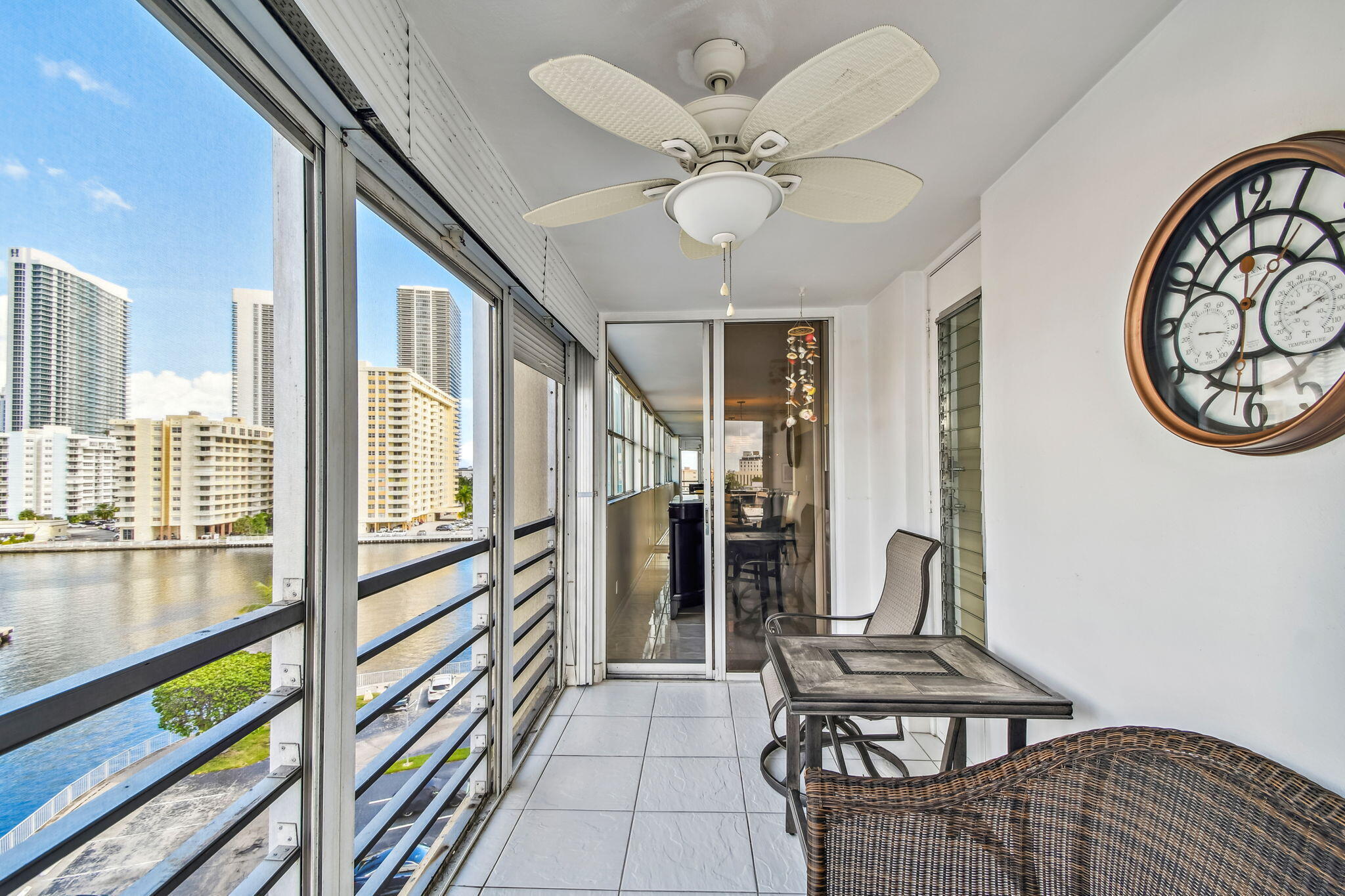 LAKE POINT TOWER CONDOMINIUM - Residential