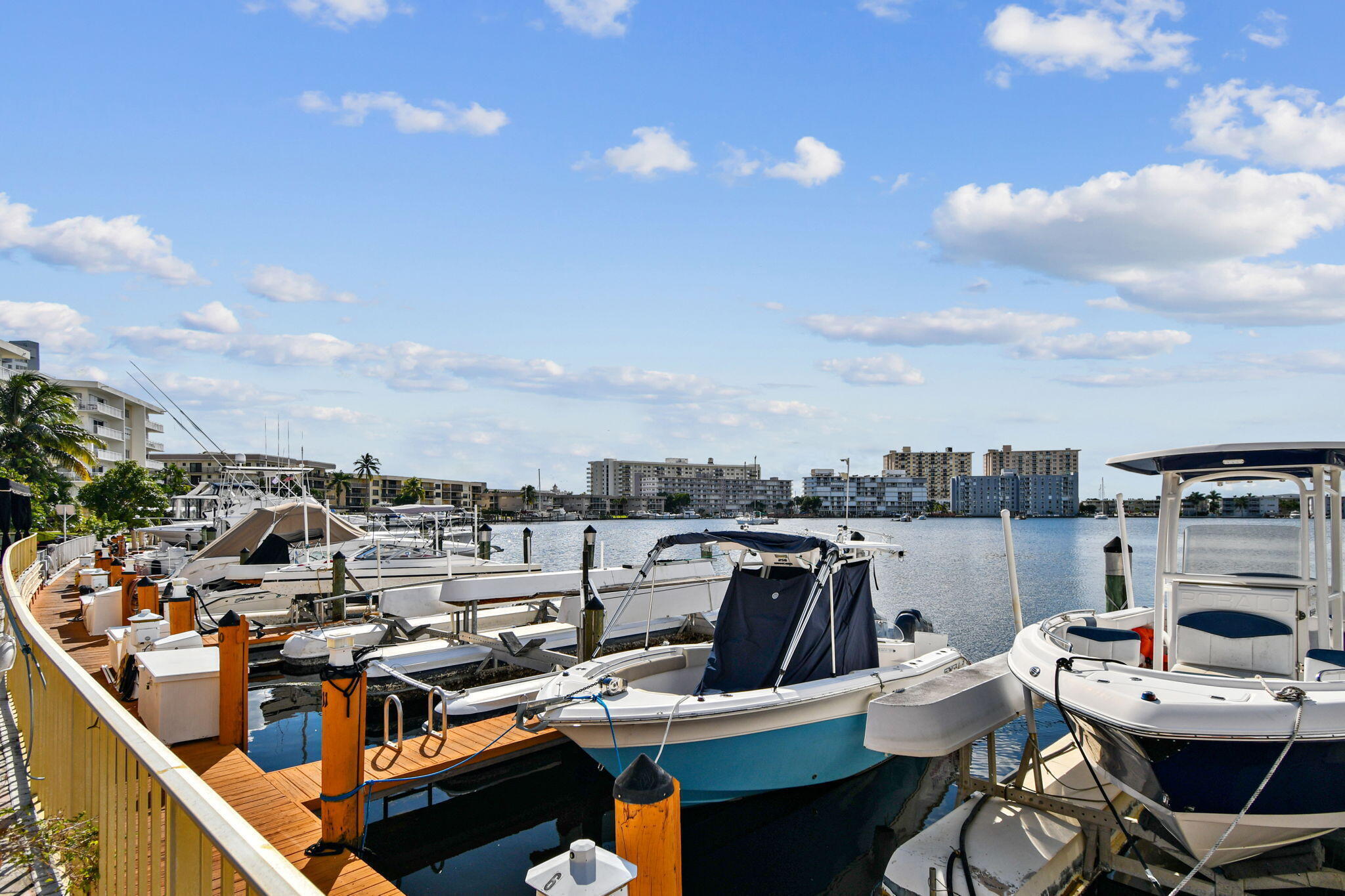 LAKE POINT TOWER CONDOMINIUM - Residential