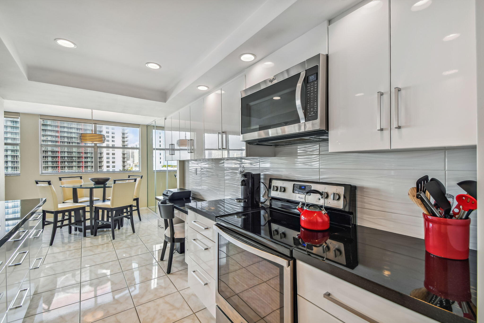 LAKE POINT TOWER CONDOMINIUM - Residential