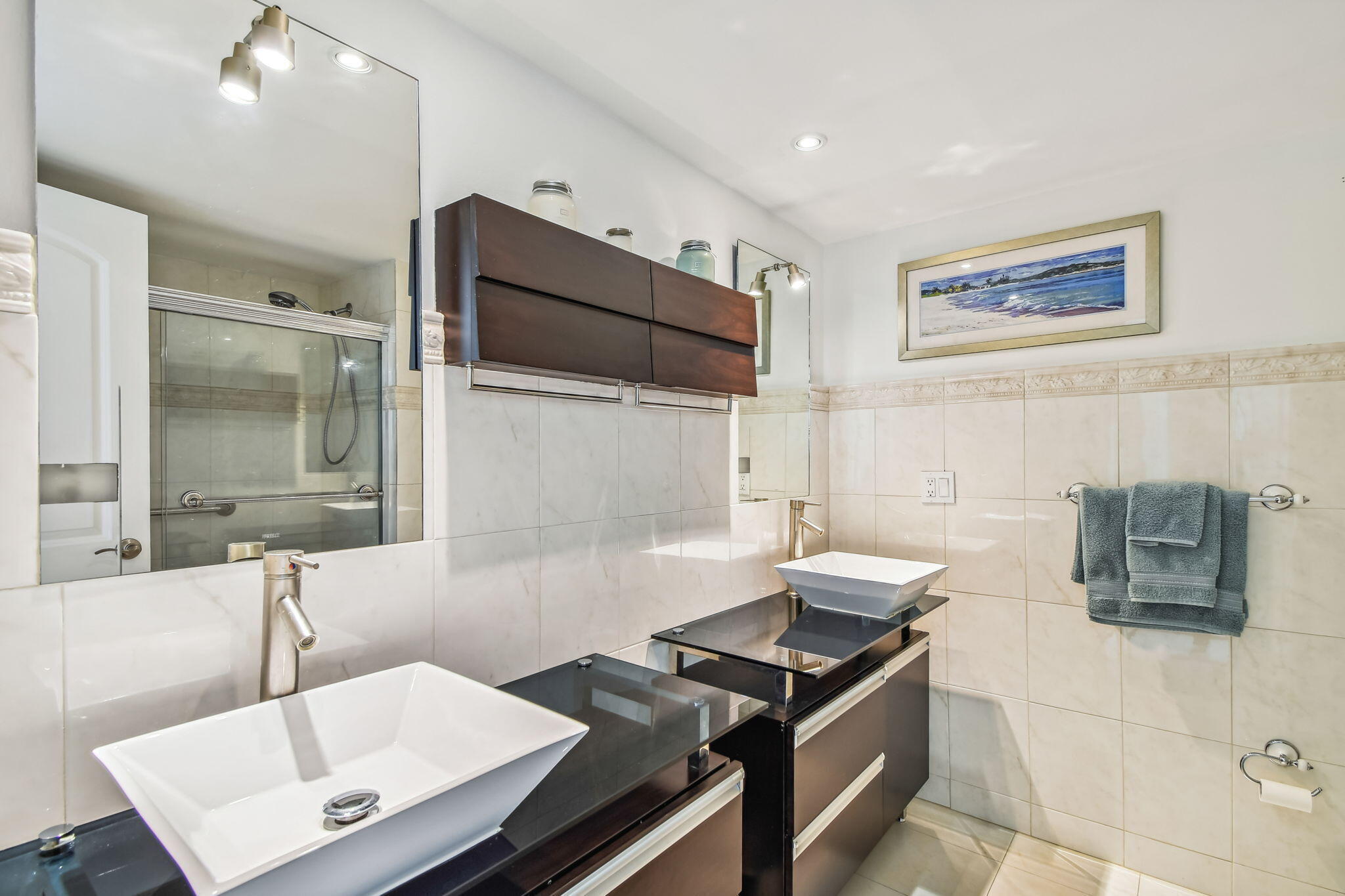 LAKE POINT TOWER CONDOMINIUM - Residential