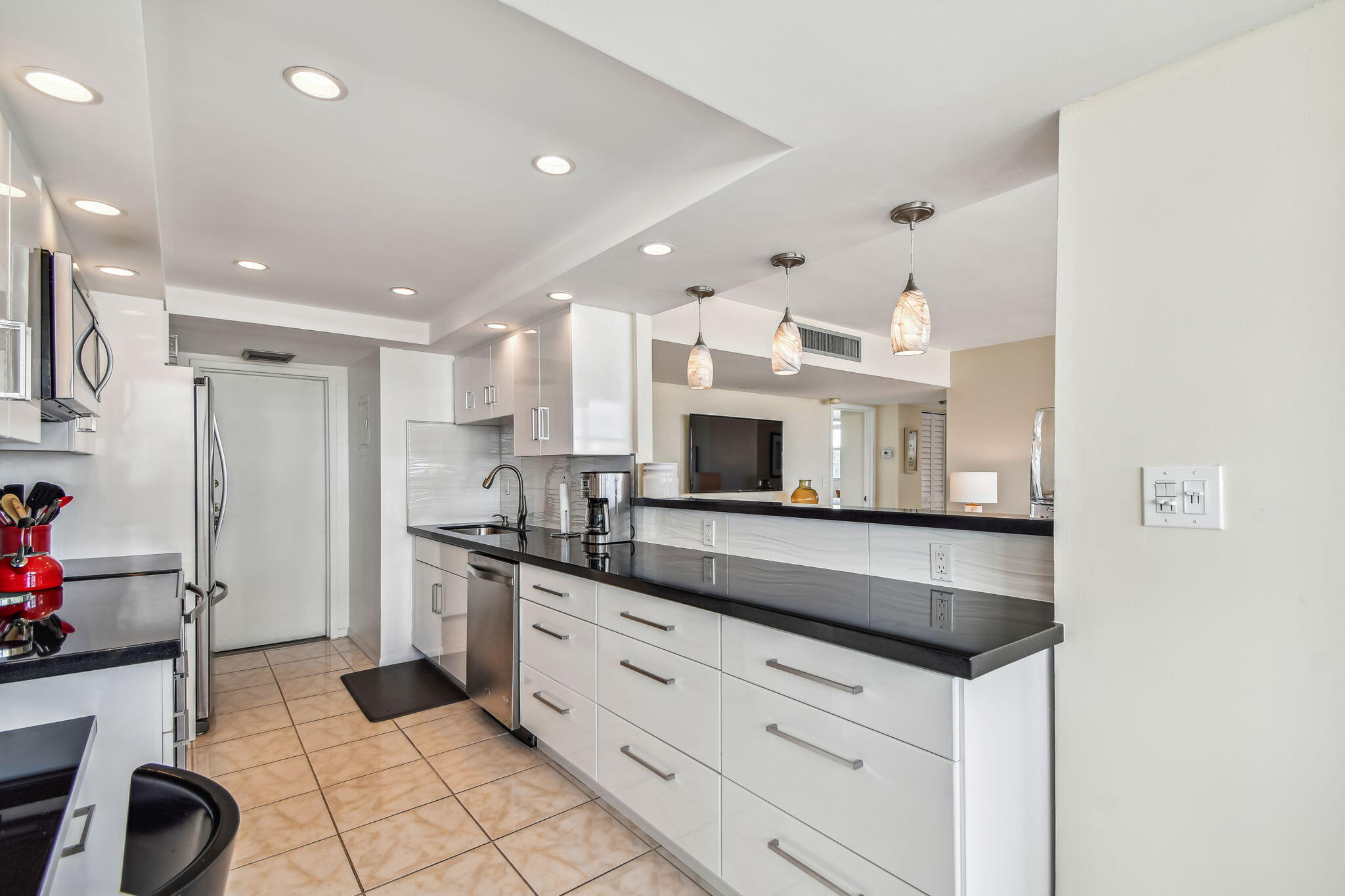 LAKE POINT TOWER CONDOMINIUM - Residential