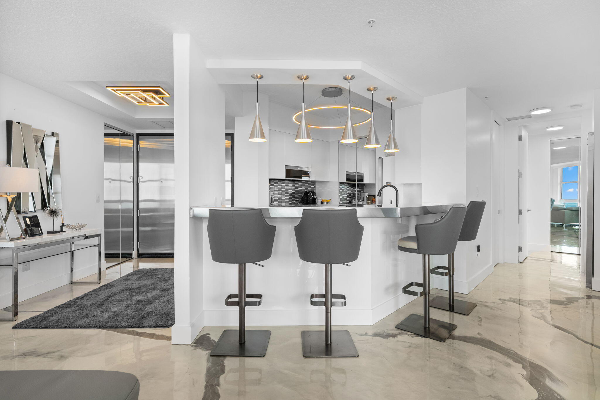 347 N New River Dr E Ph7