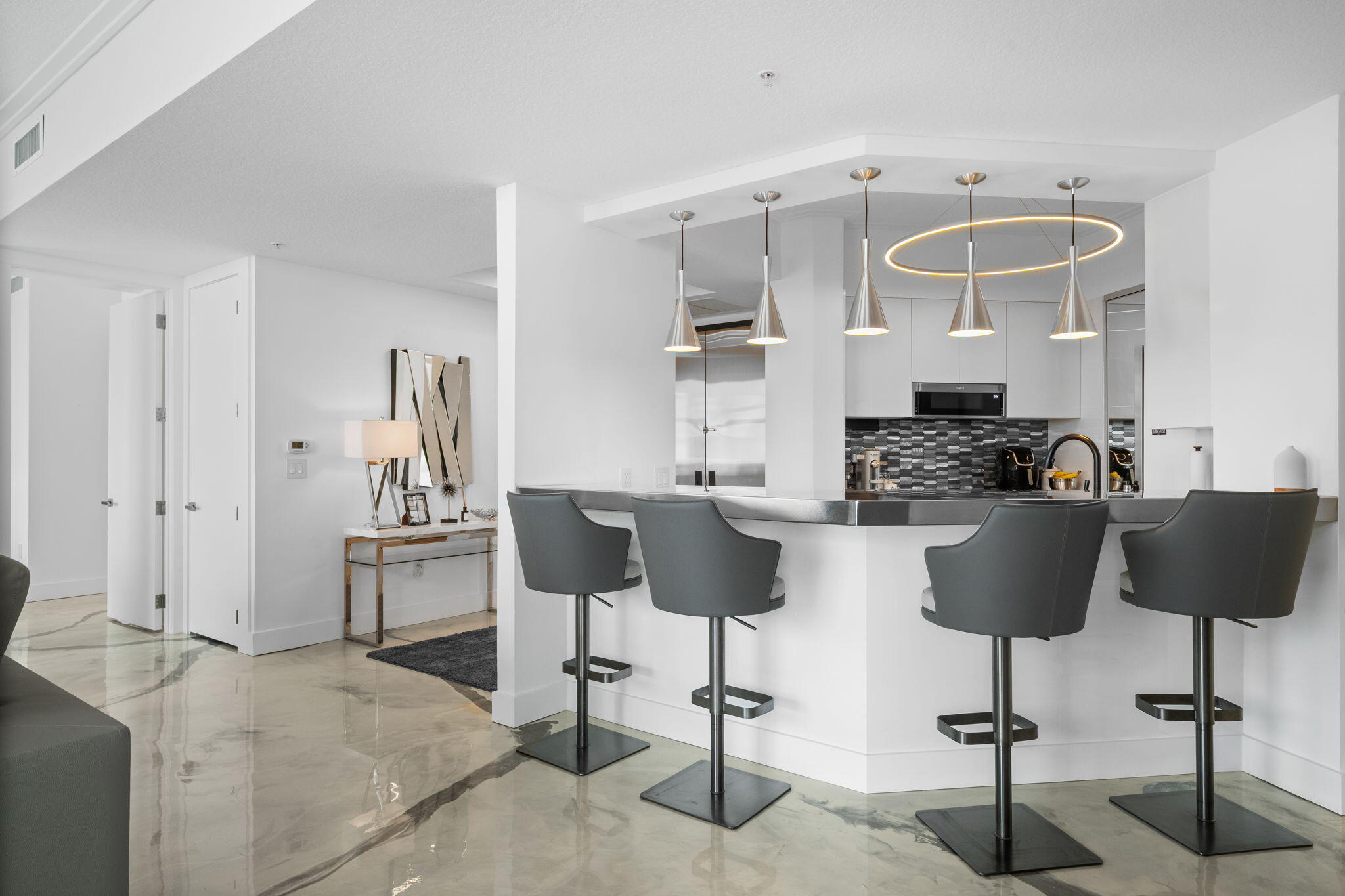 347 N New River Dr E Ph7