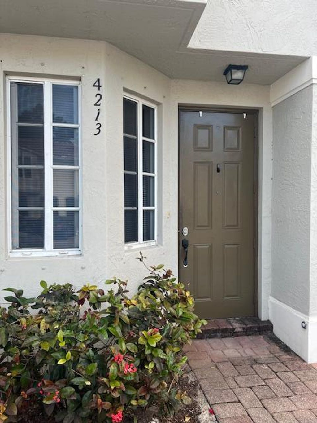 Photo of 4213 Napoli Lake Drive, Riviera Beach, FL 33410 (MLS # R10949099)