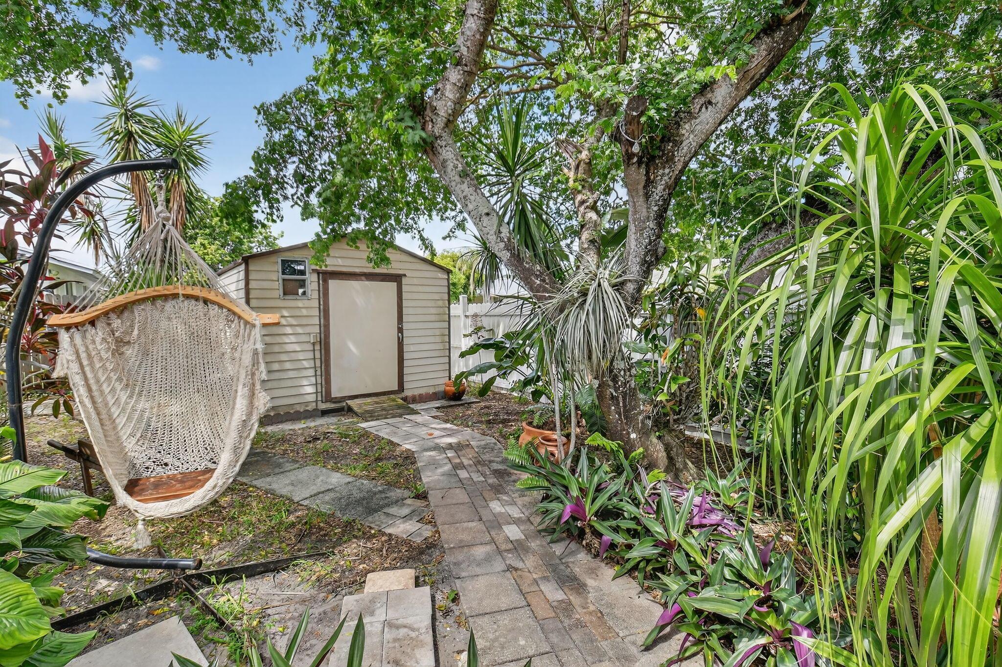 CONCEPT HOMES OF LANTANA - Residential