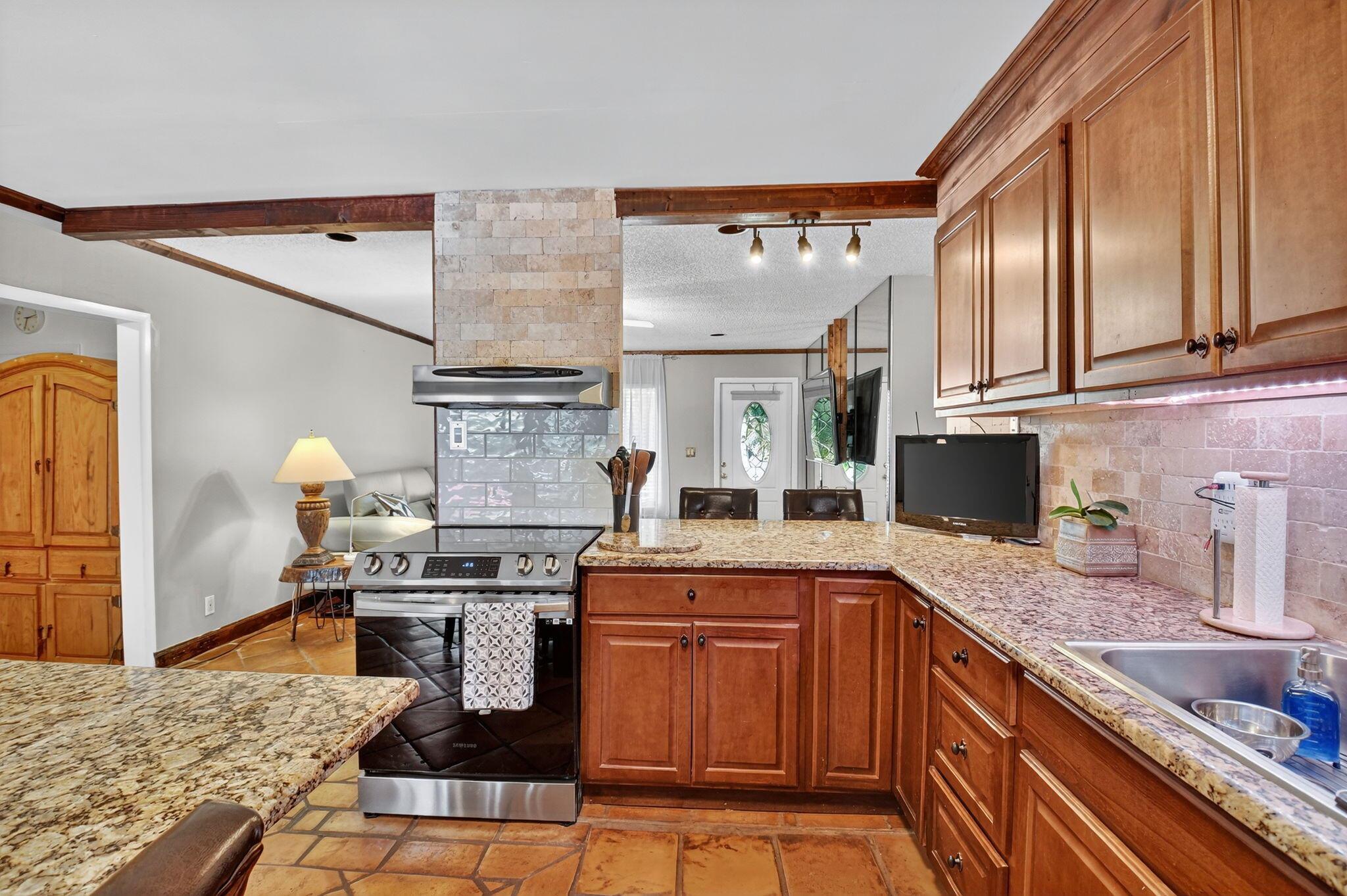 CONCEPT HOMES OF LANTANA - Residential