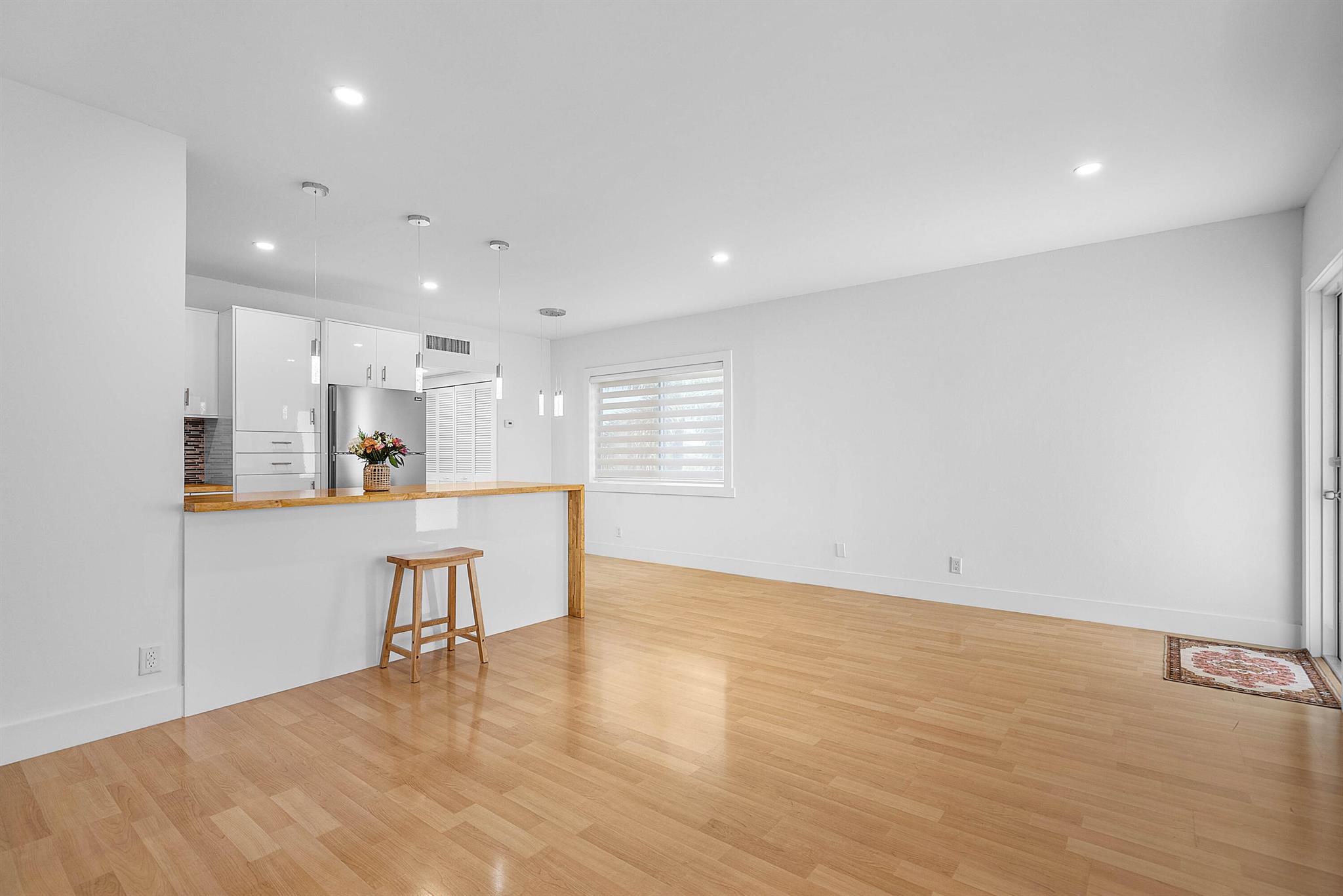 View photos, virtual tours, details... 116 Salisbury E