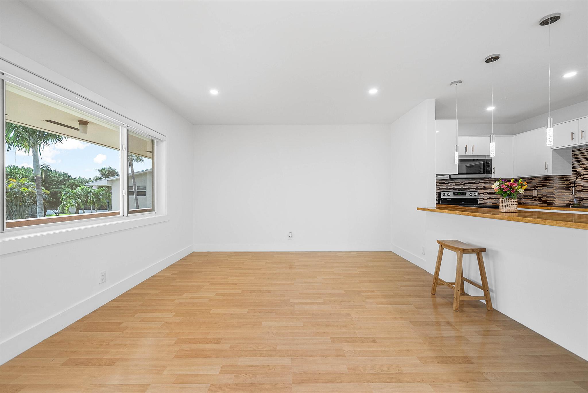 View photos, virtual tours, details... 116 Salisbury E