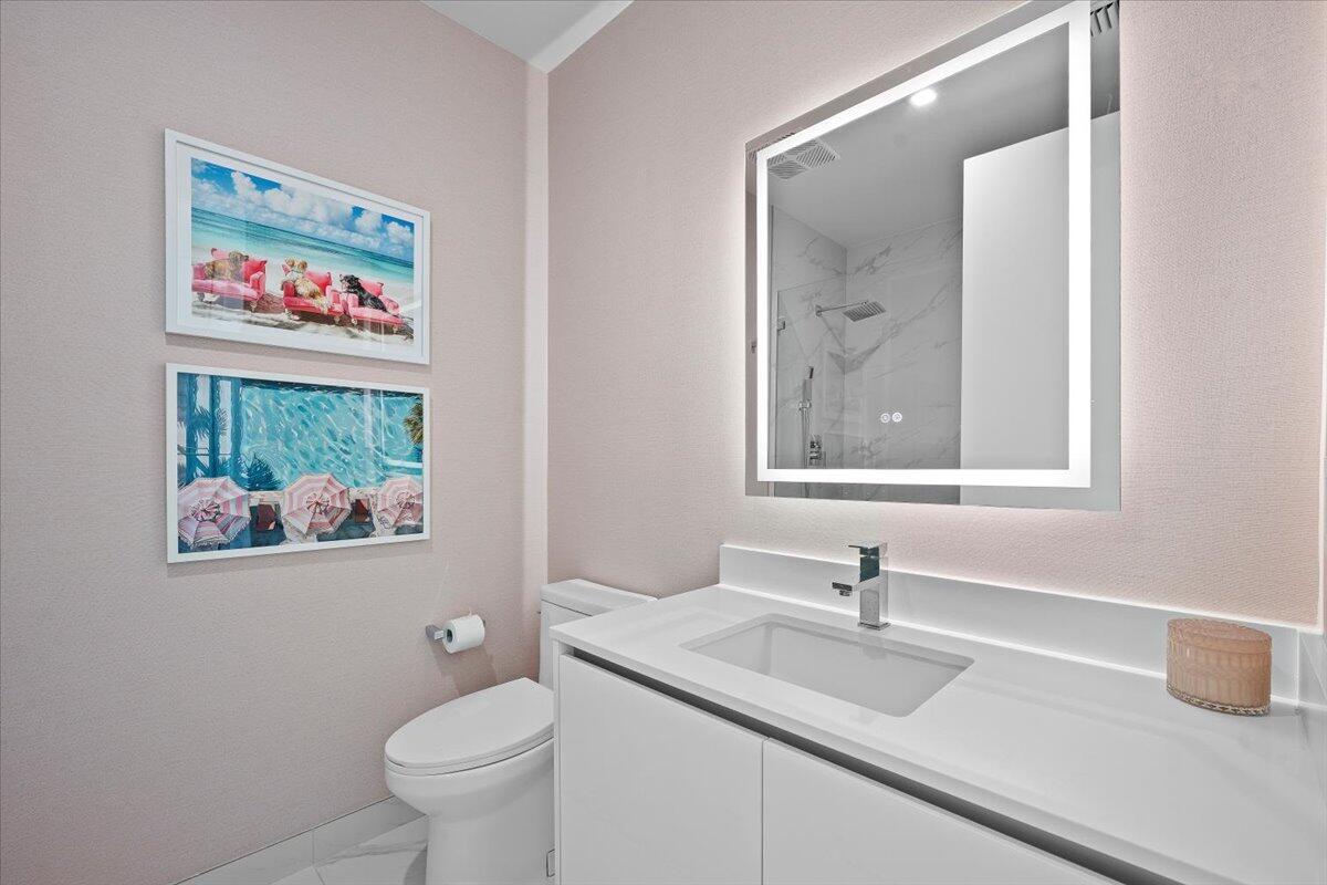 NAUTILUS 220 CONDOMINIUM - Residential Lease