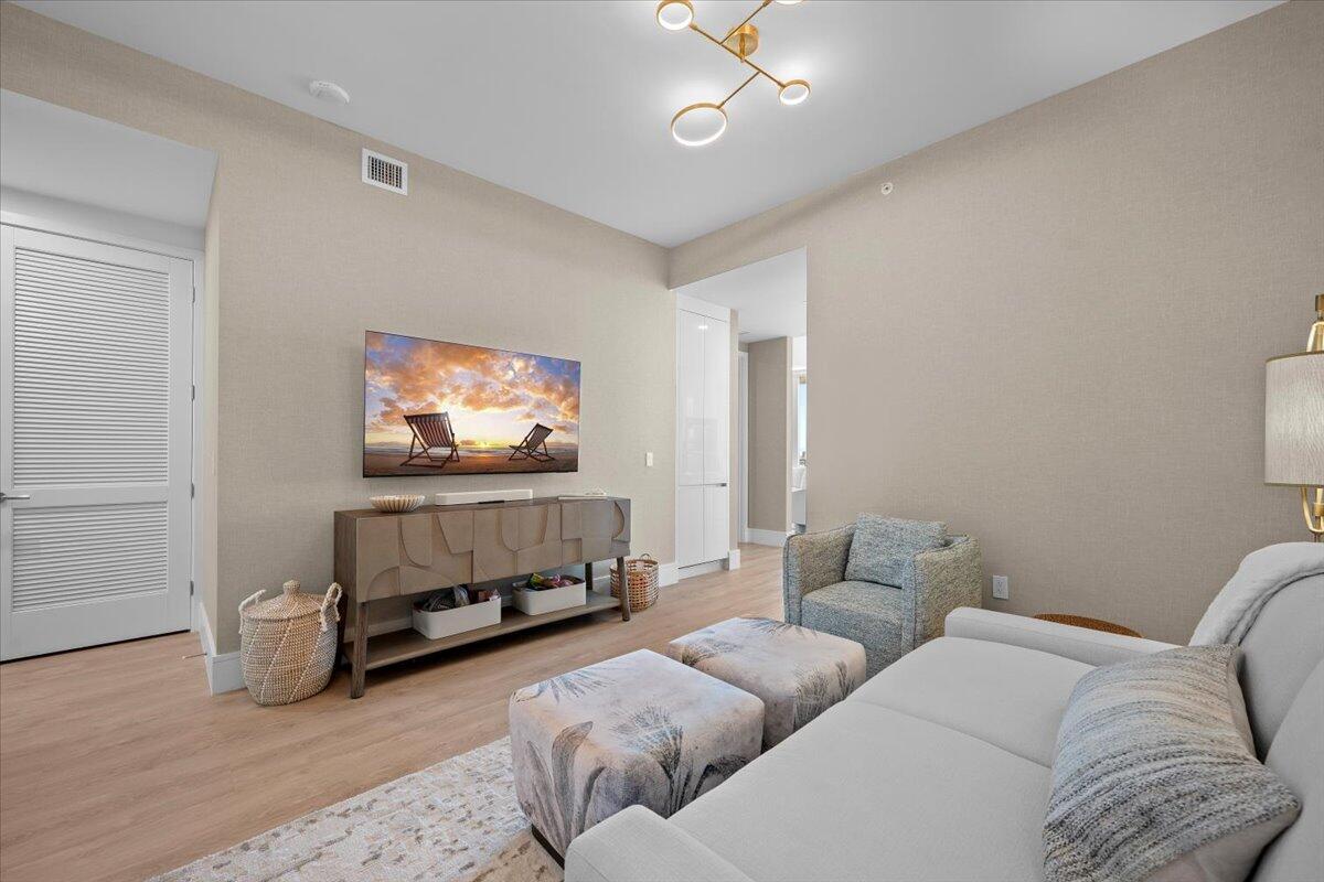 NAUTILUS 220 CONDOMINIUM - Residential Lease