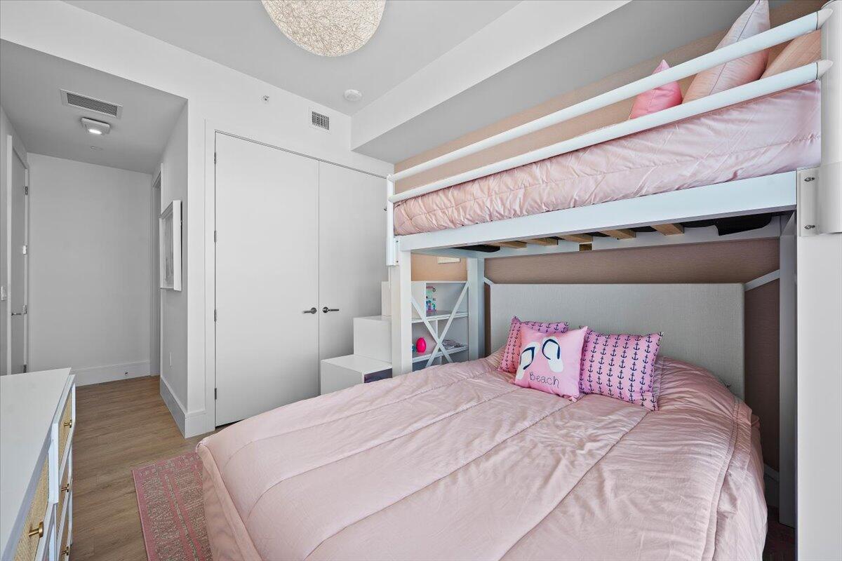 NAUTILUS 220 CONDOMINIUM - Residential Lease