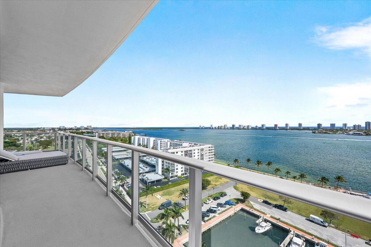 NAUTILUS 220 CONDOMINIUM - Residential Lease