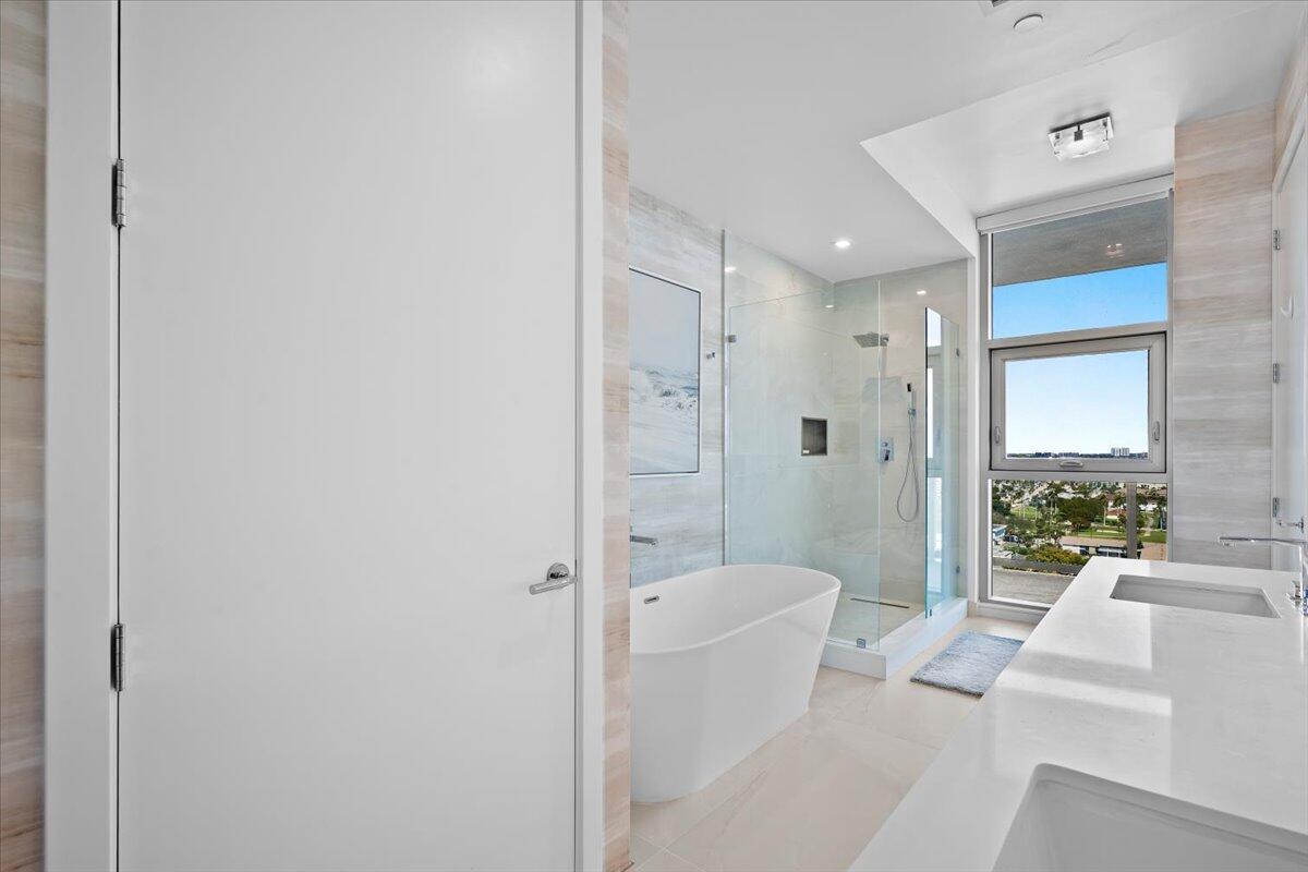 NAUTILUS 220 CONDOMINIUM - Residential Lease