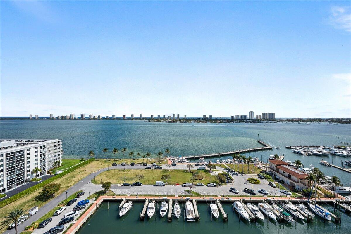 220 Lake Shore Drive 1401