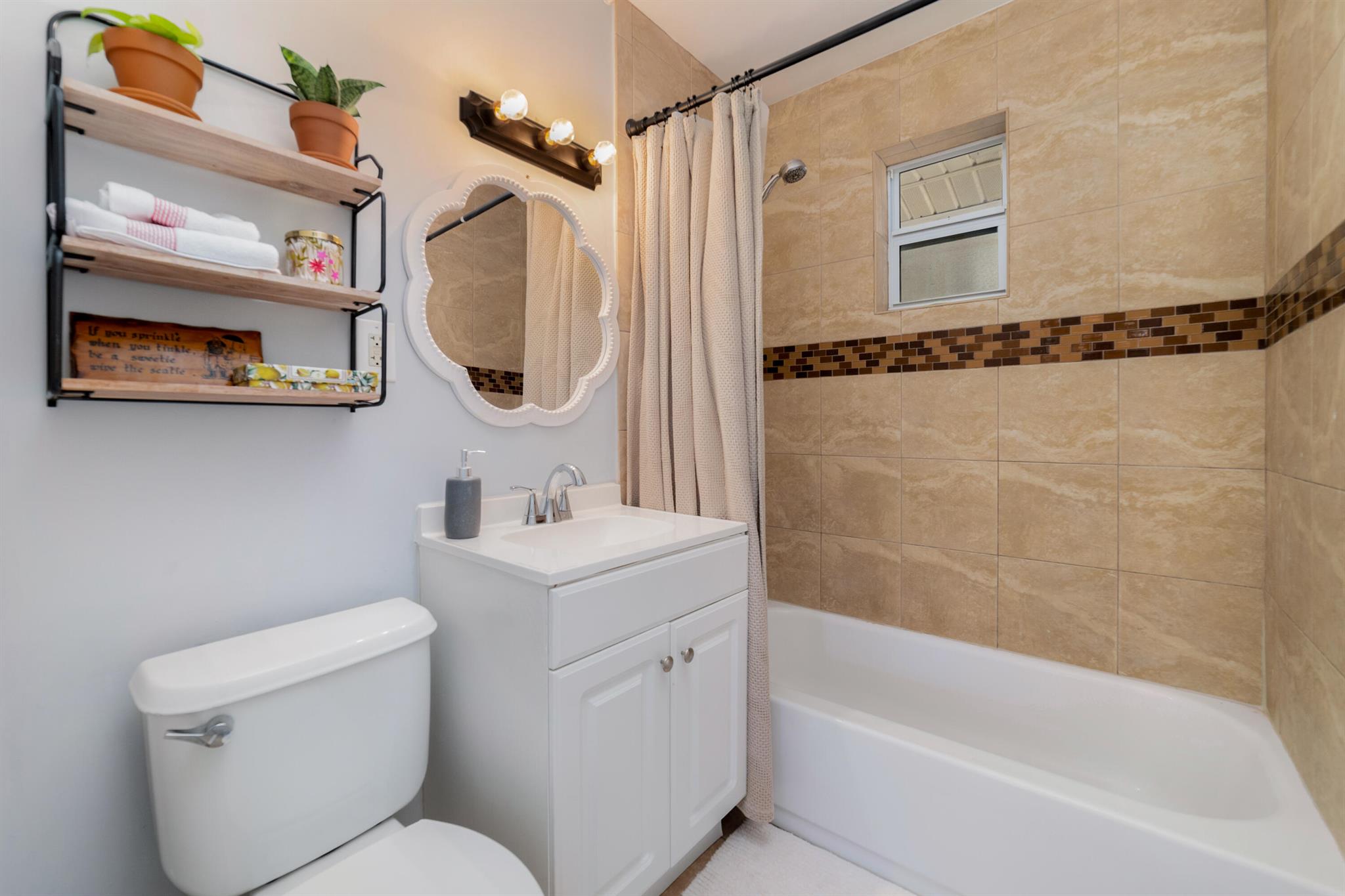 PALM BEACH SQUARE UNIT 1 - Residential