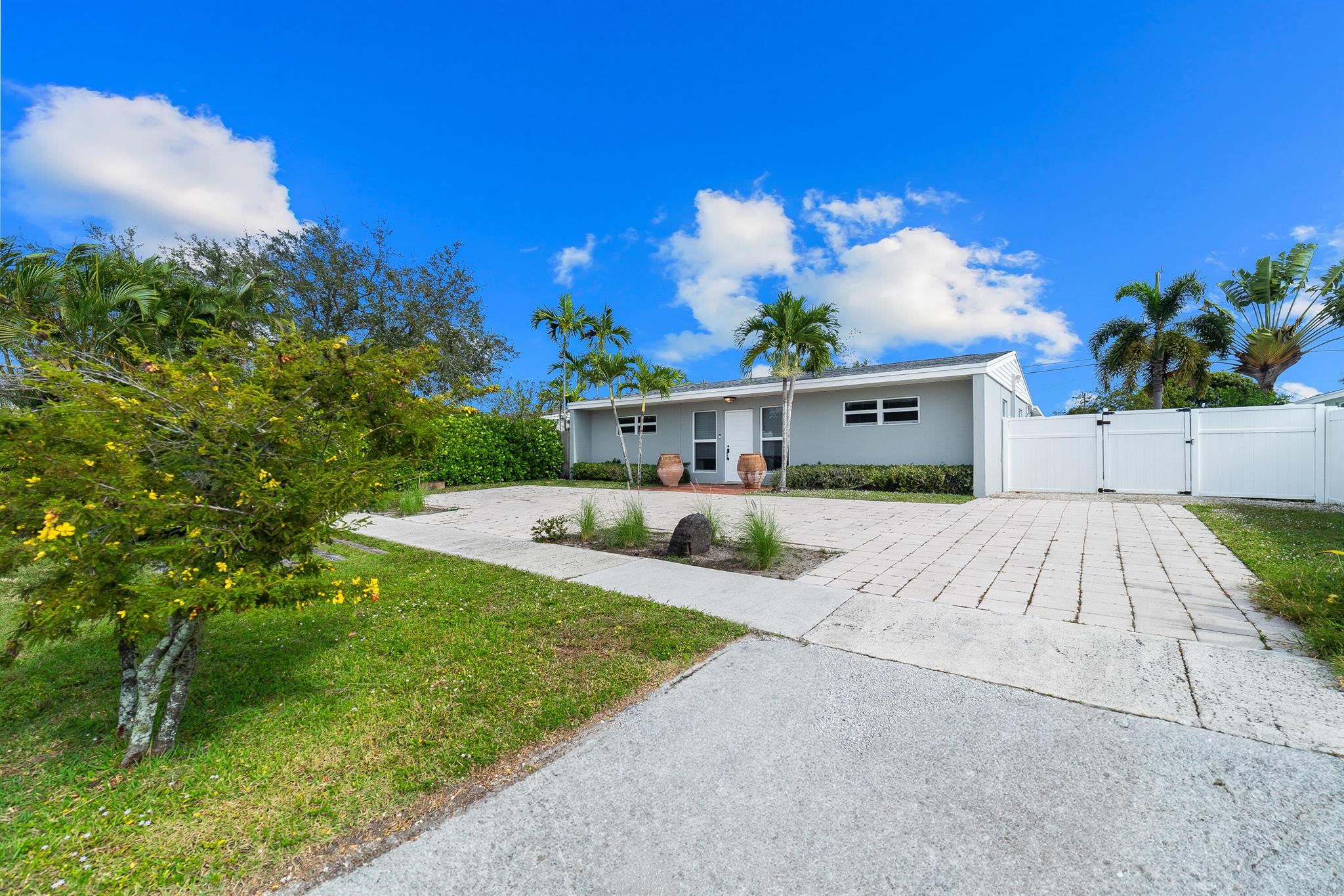 PALM BEACH SQUARE UNIT 1 - Residential