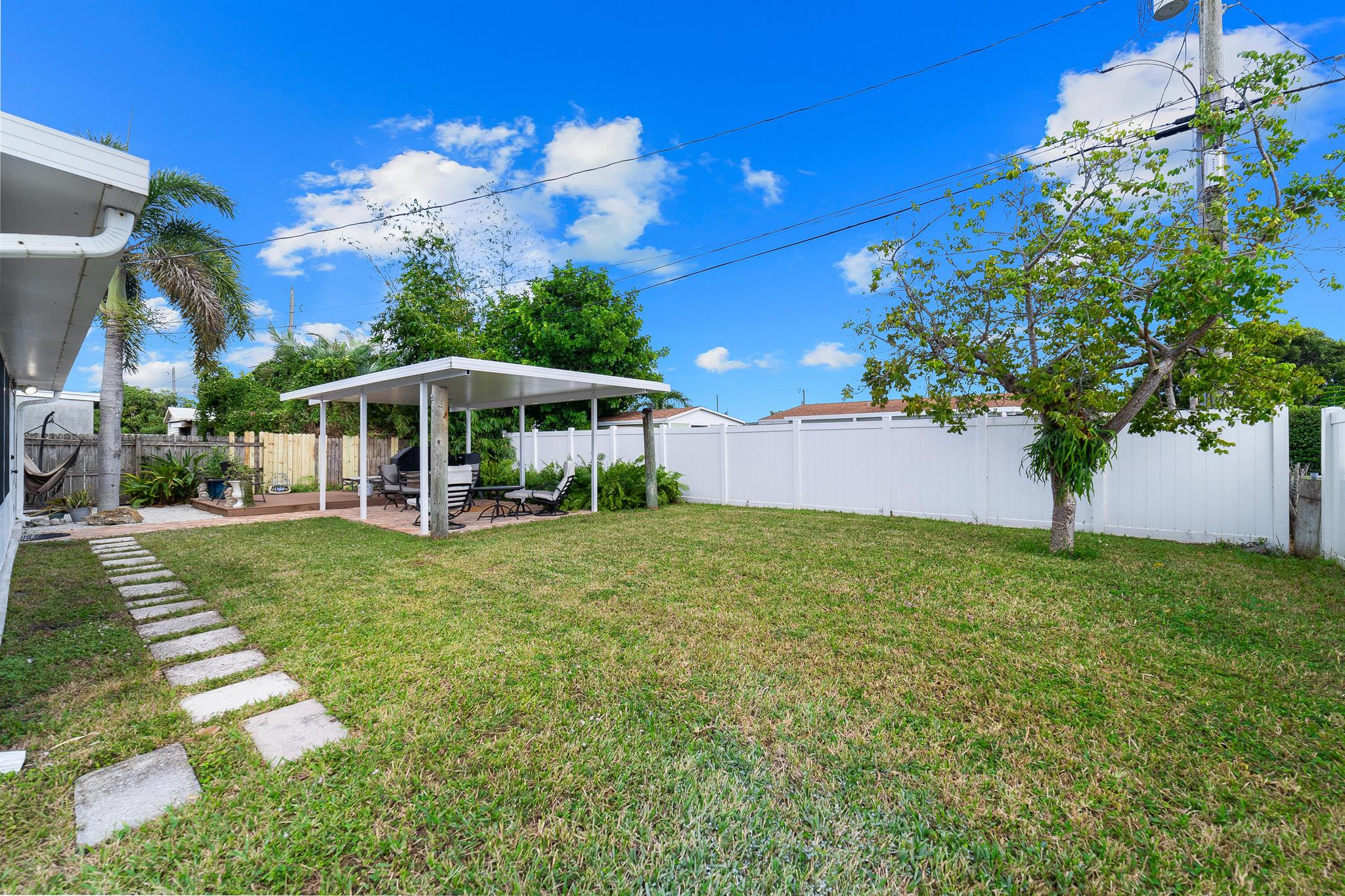 PALM BEACH SQUARE UNIT 1 - Residential